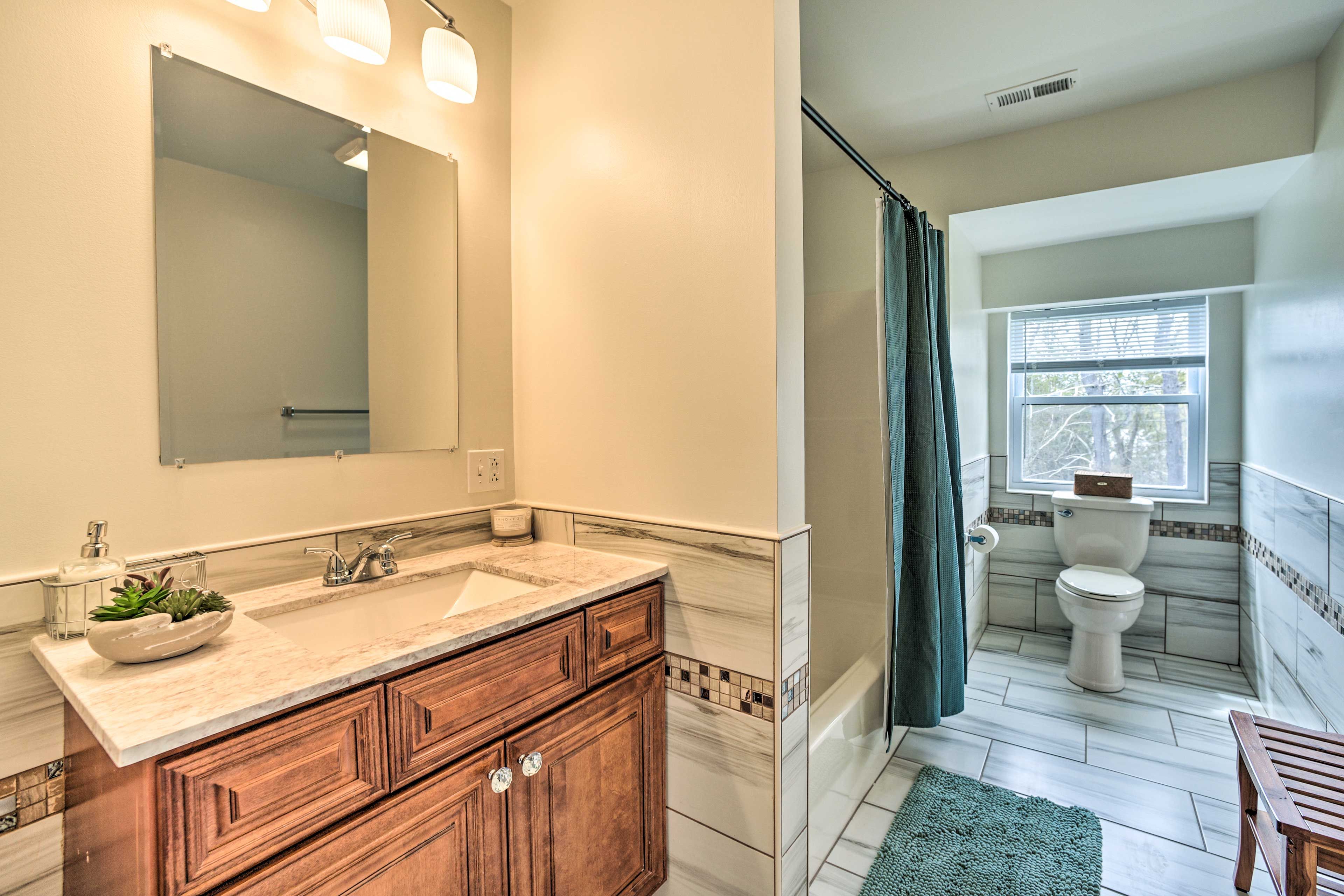 Full Bathroom (Non En-Suite) | Hair Dryer