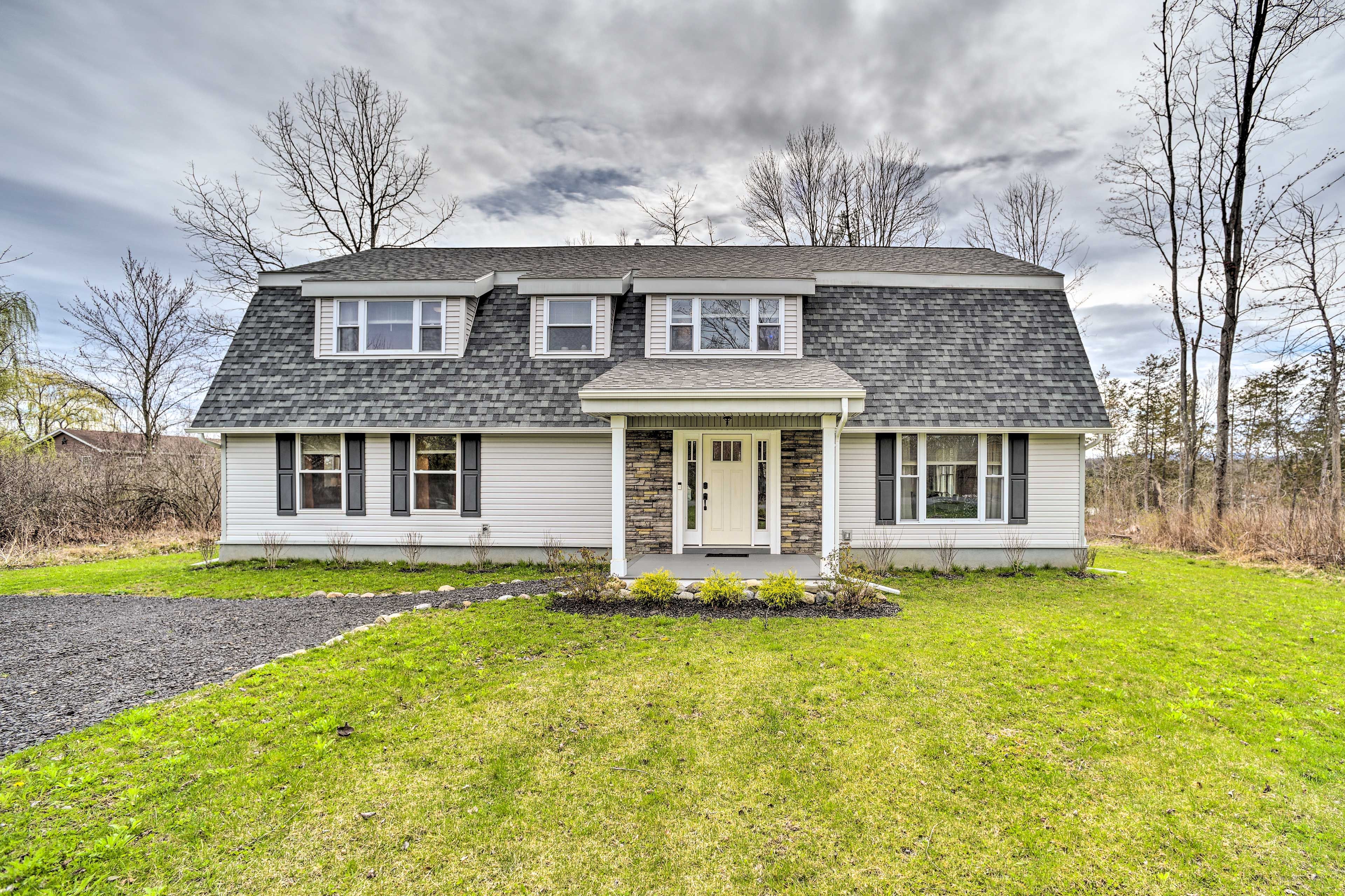 House Exterior | 2-Story Home