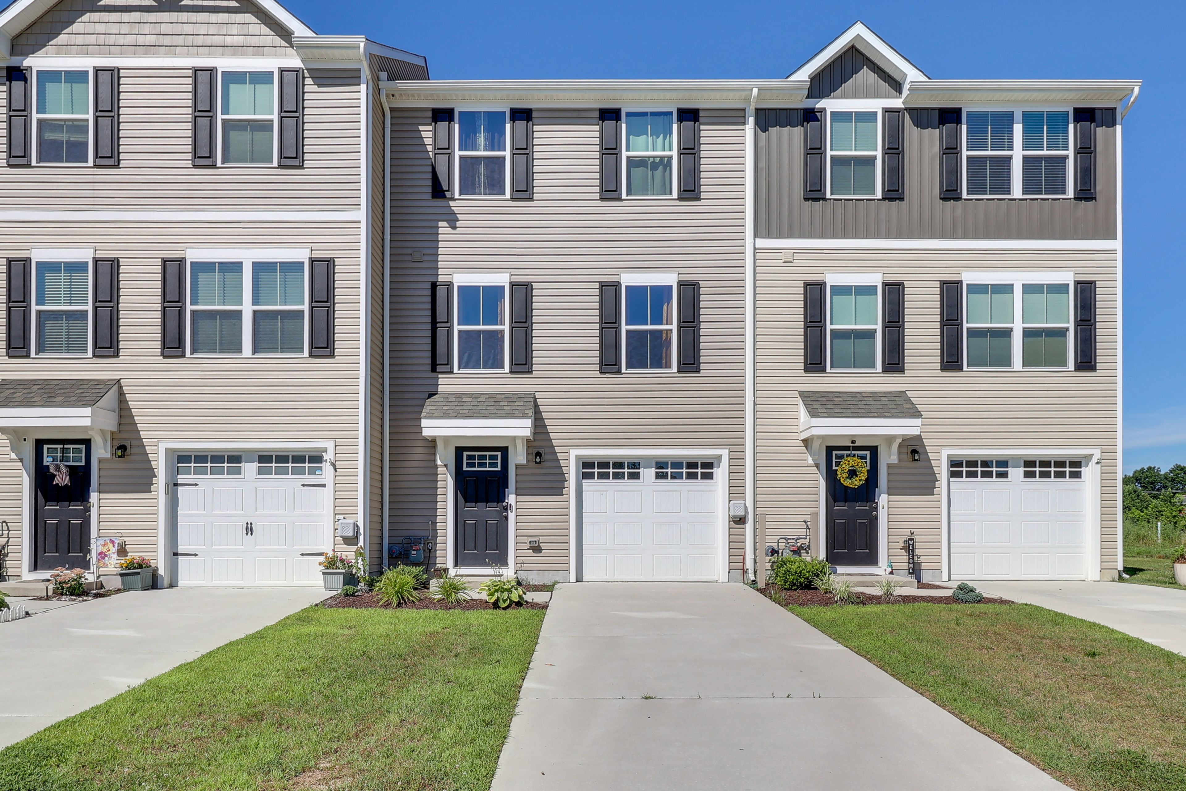 Parking | Garage (1 Vehicle) | Driveway (2 Vehicles) | Street Parking