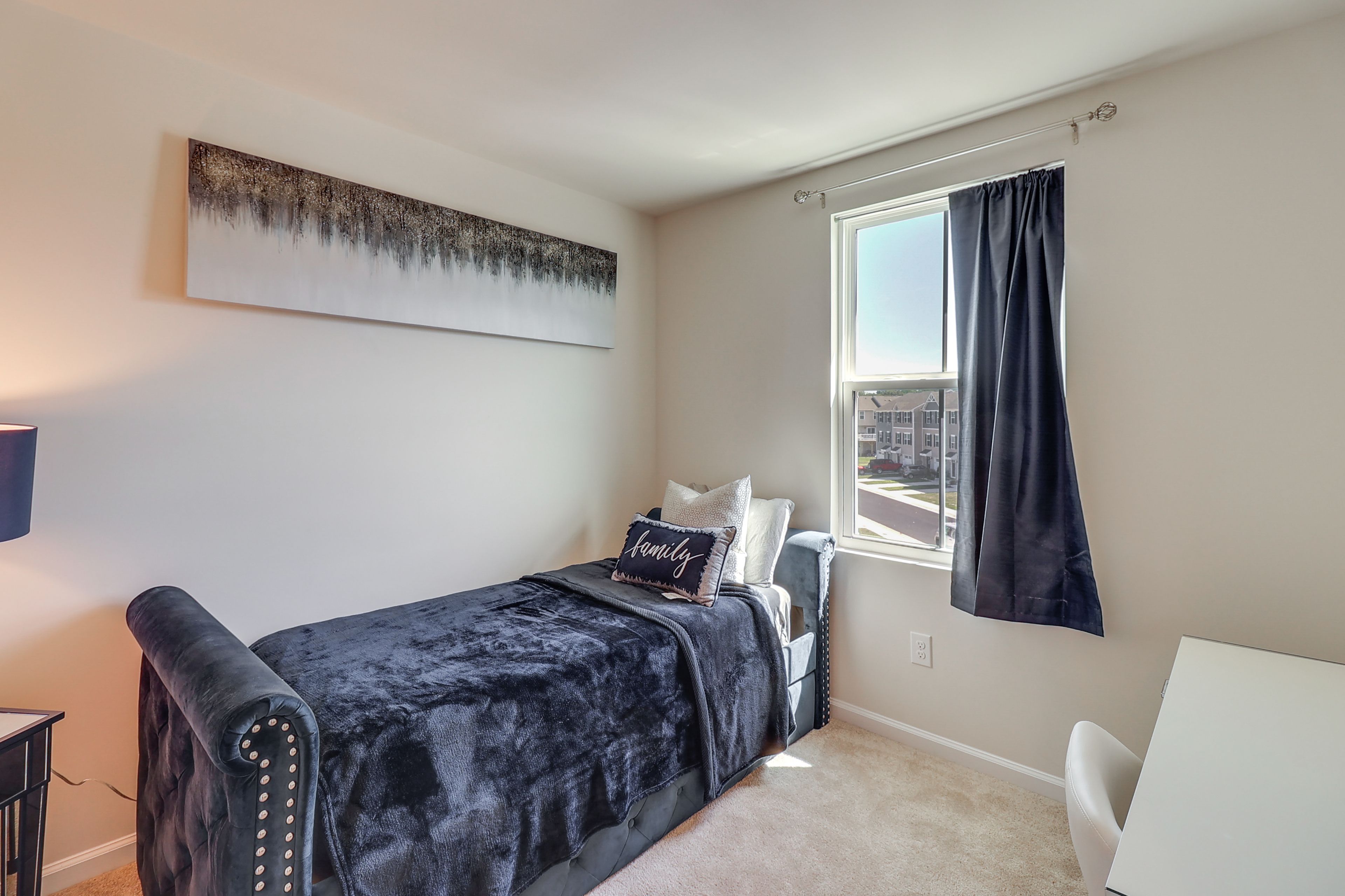 Bedroom 3 | Twin Bed | Workspace
