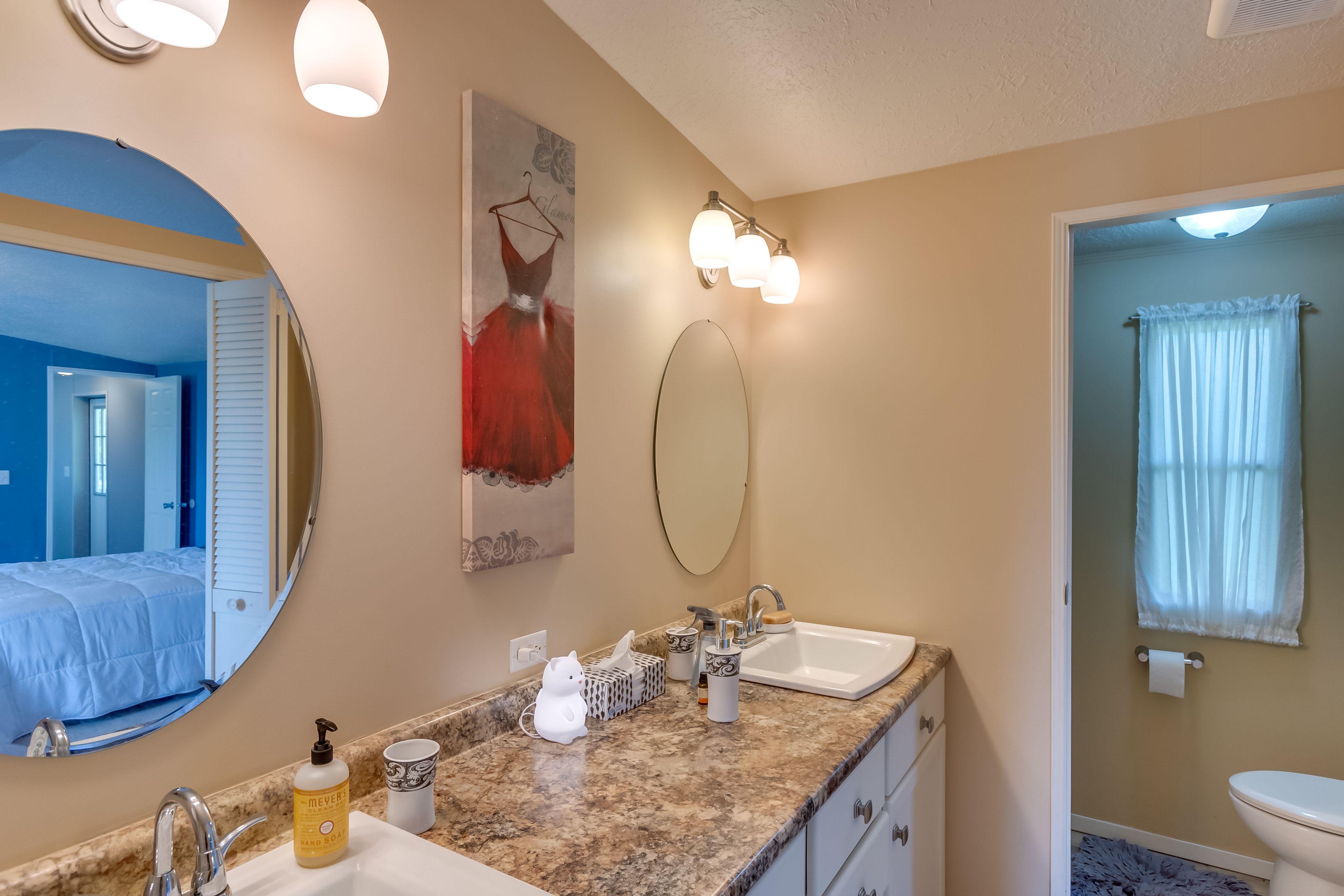 En-Suite Bathroom | Towels Provided