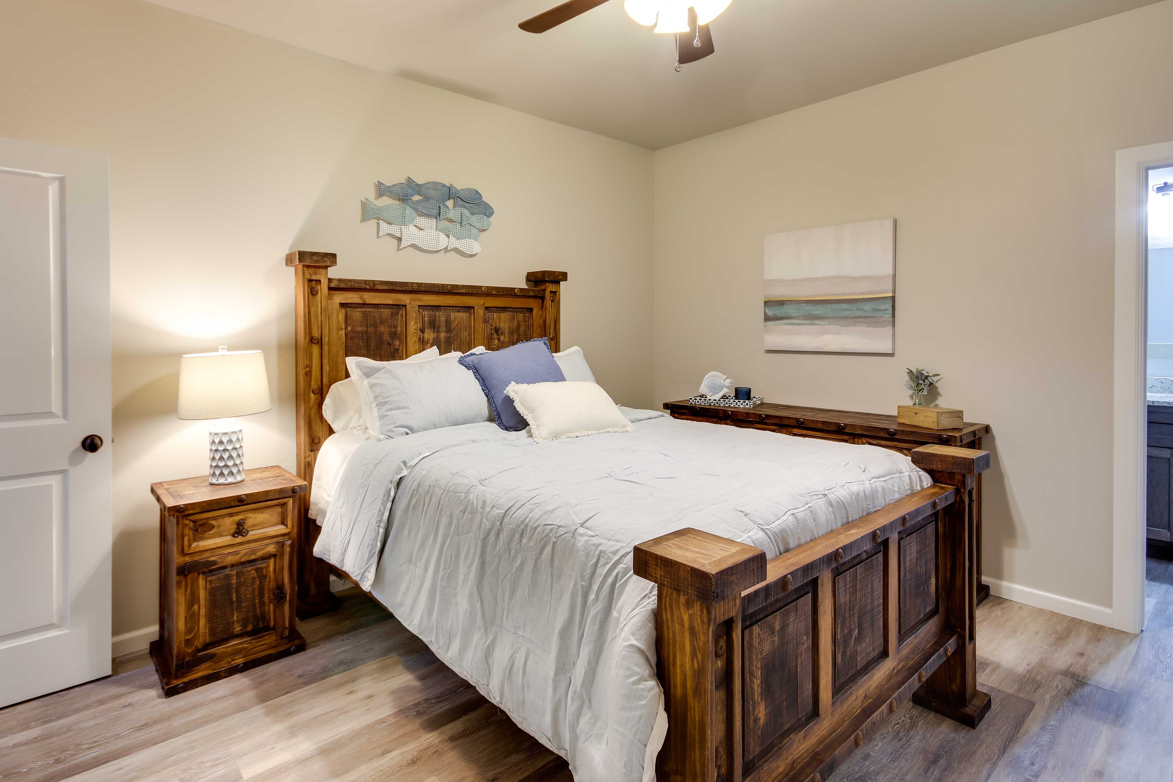 Bedroom 4 | Queen Bed | 1st Floor