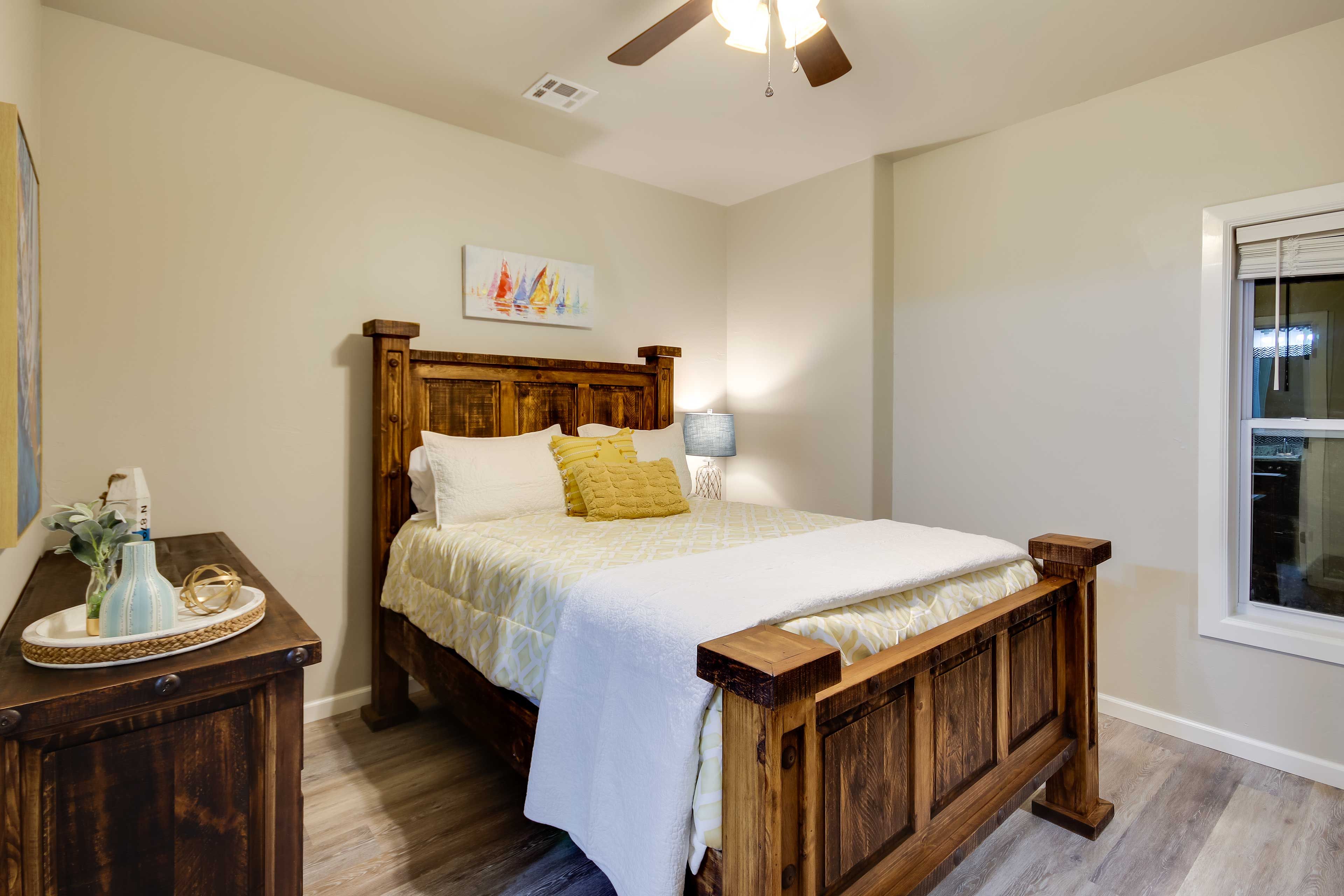 Bedroom 3 | Queen Bed | 1st Floor | Full En-Suite Bathroom