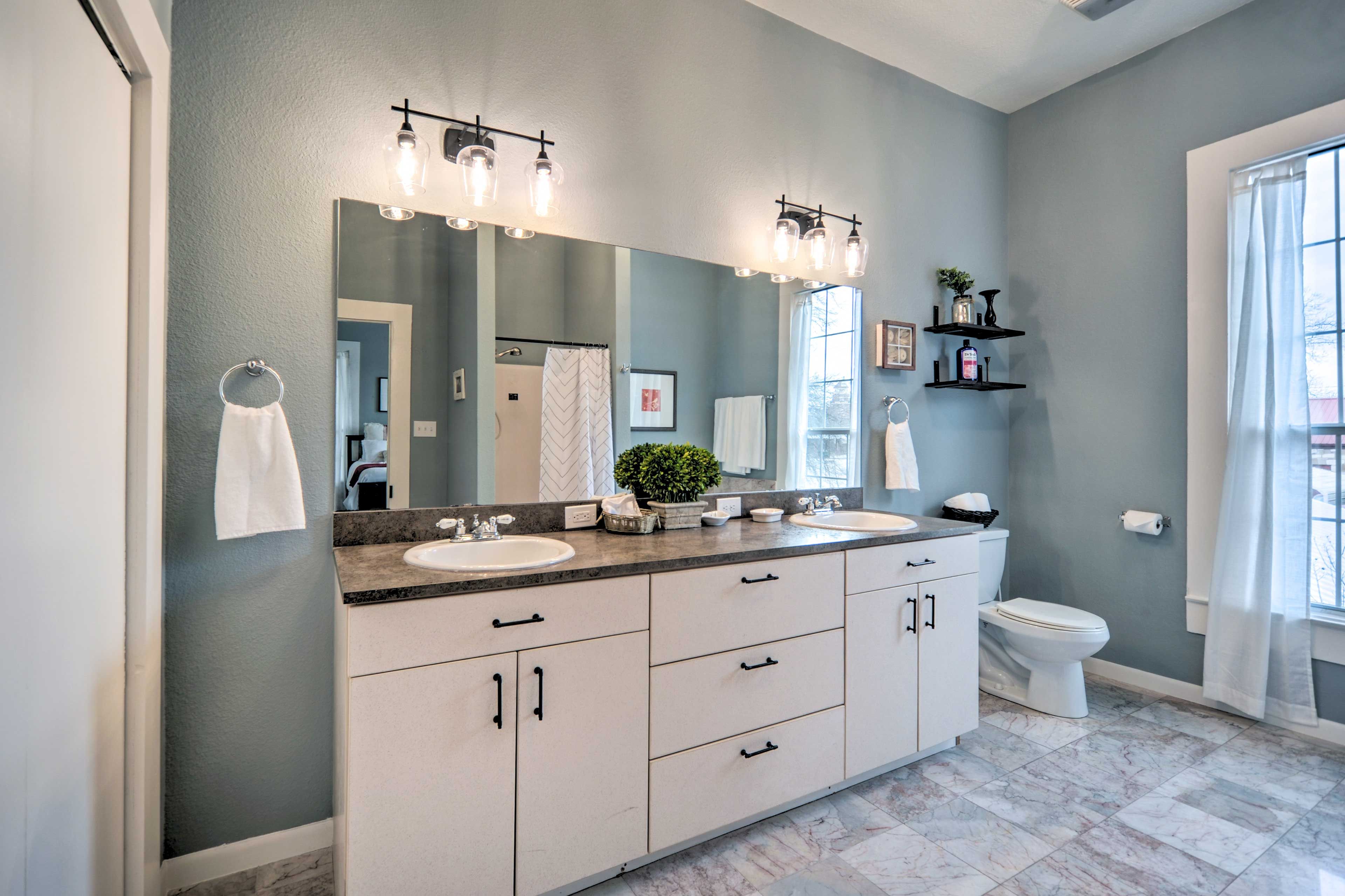 En-Suite Bathroom | 2nd Floor | Stairs Required