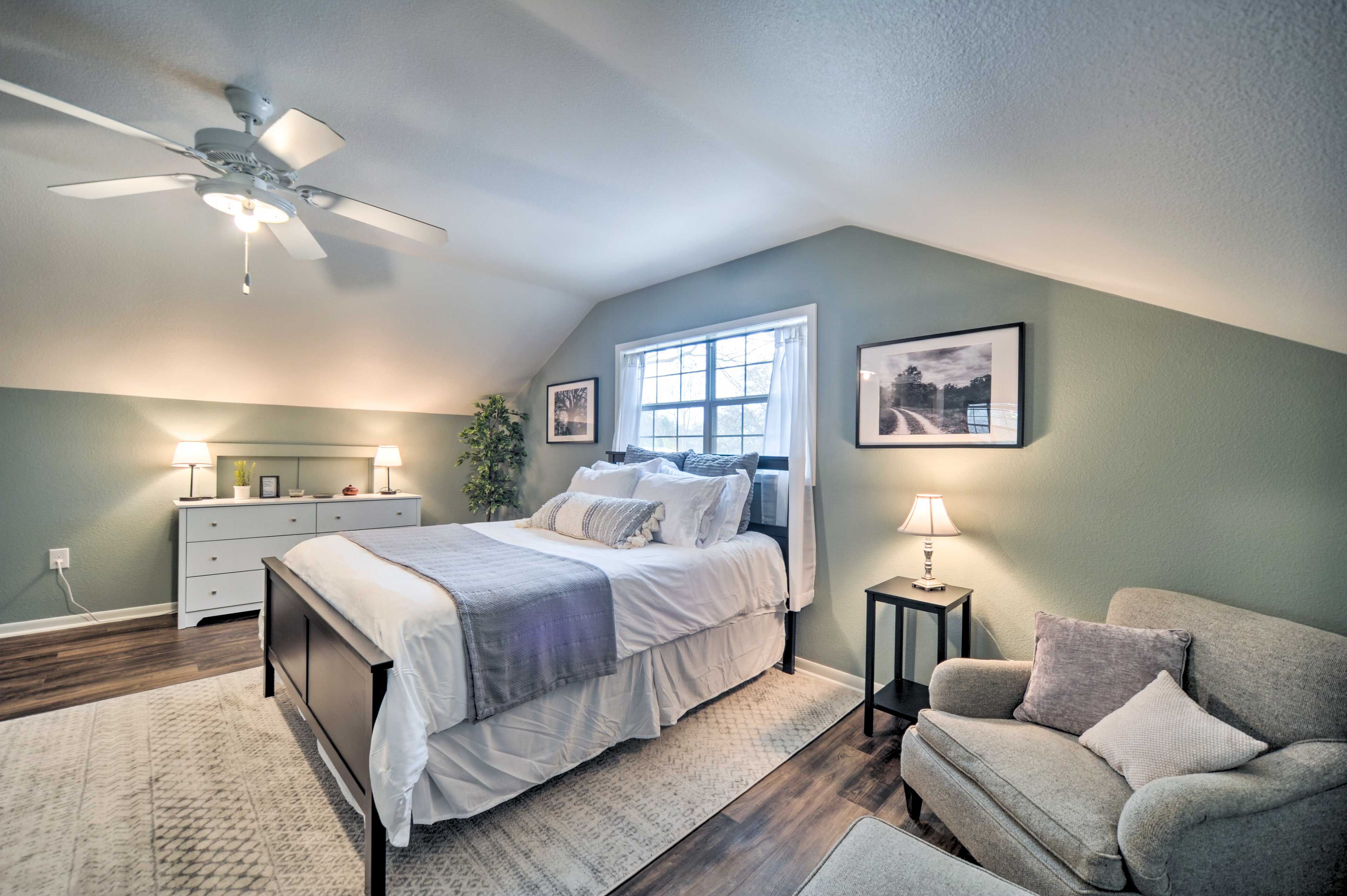 Bedroom 4 | Queen Bed