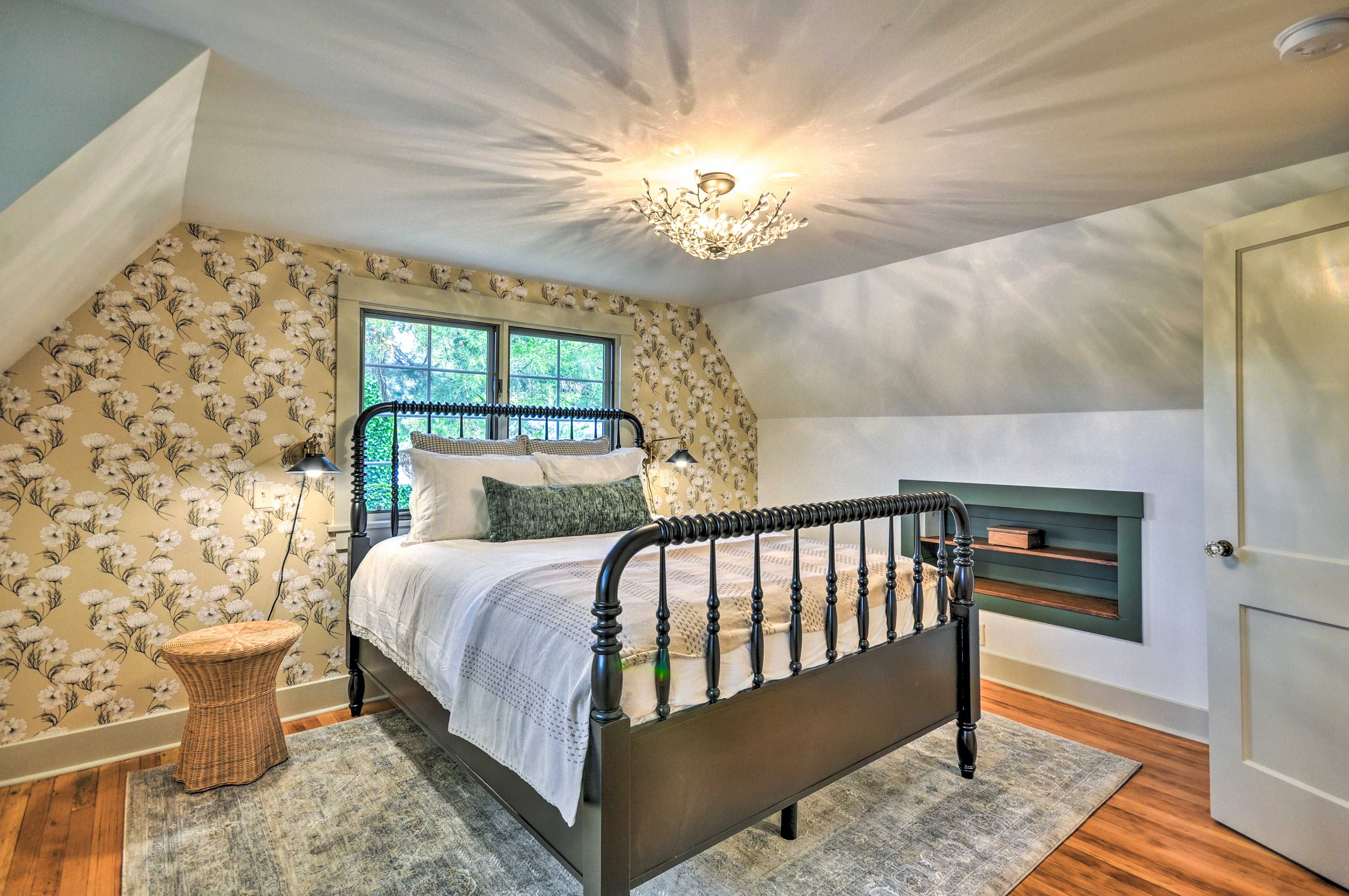 Bedroom 2 | Queen Bed | 2nd Floor