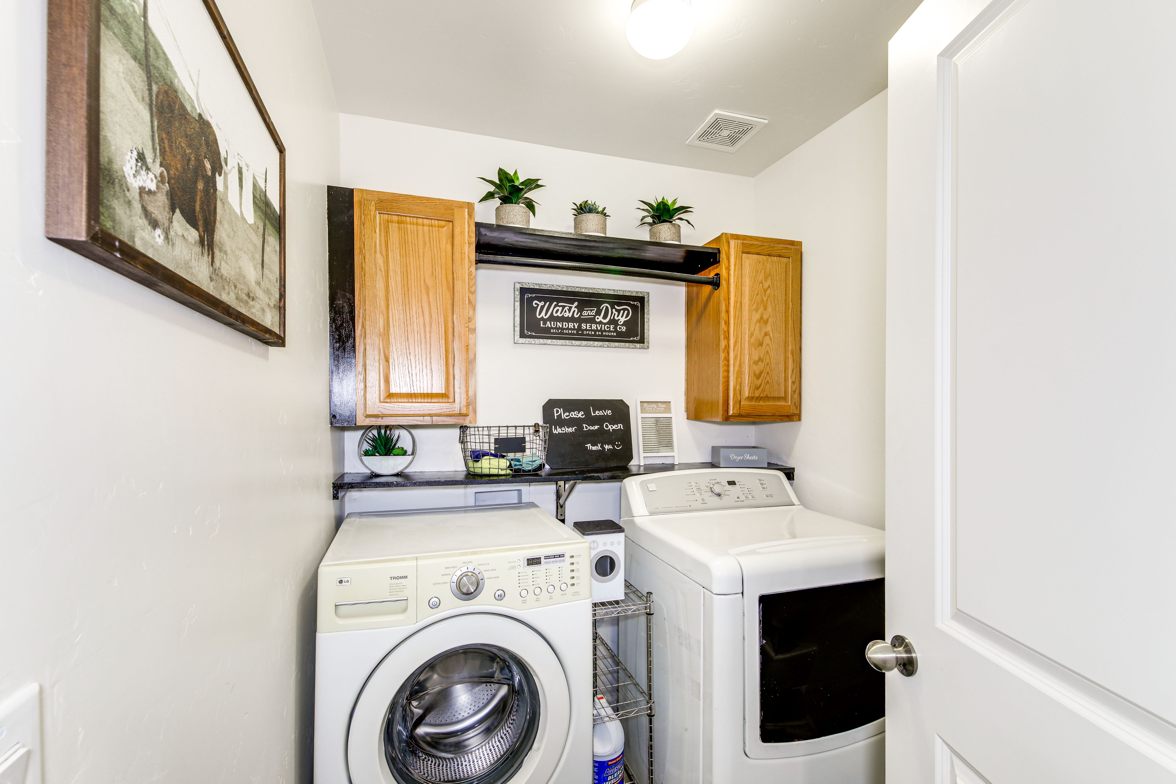 Laundry Room | Washer & Dryer