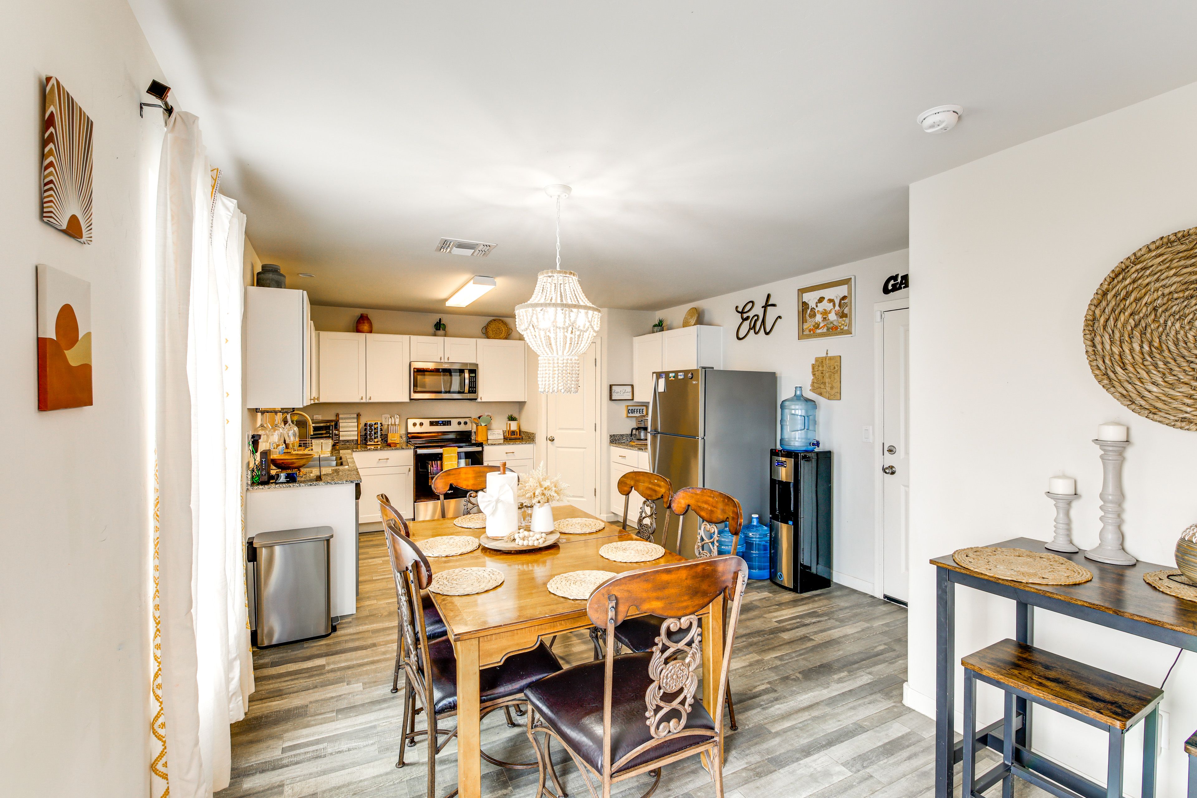 Dining Table | Dishware & Flatware Provided