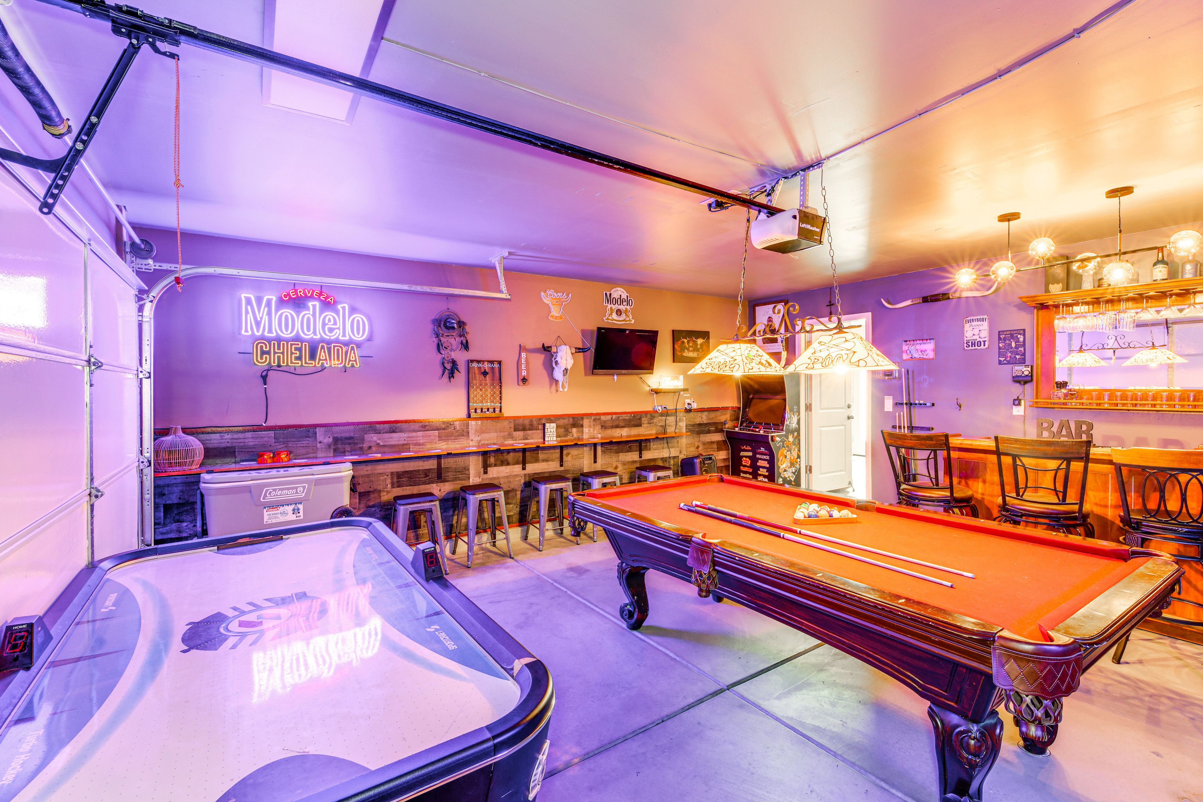 Game Room | Pool Table | Air Hockey Table | Bar