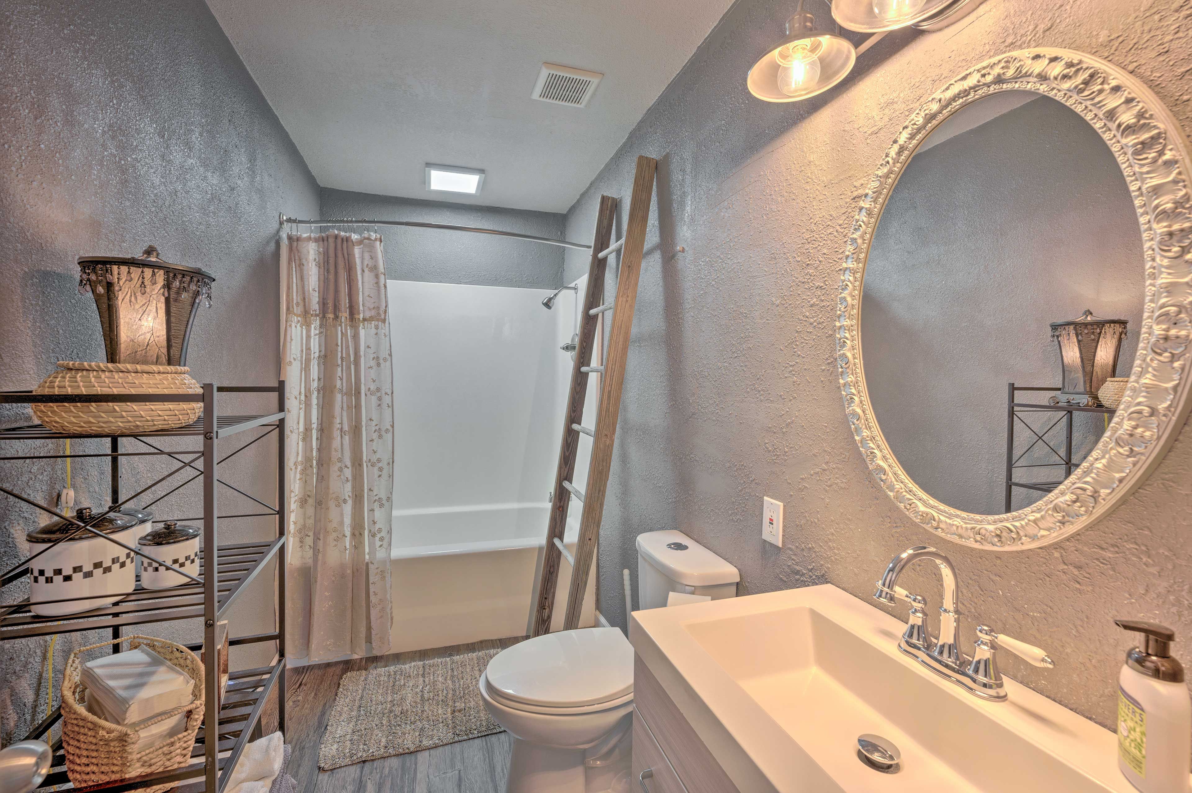 Full Bathroom | Complimentary Toiletries | Hair Dryer | Towels Provided