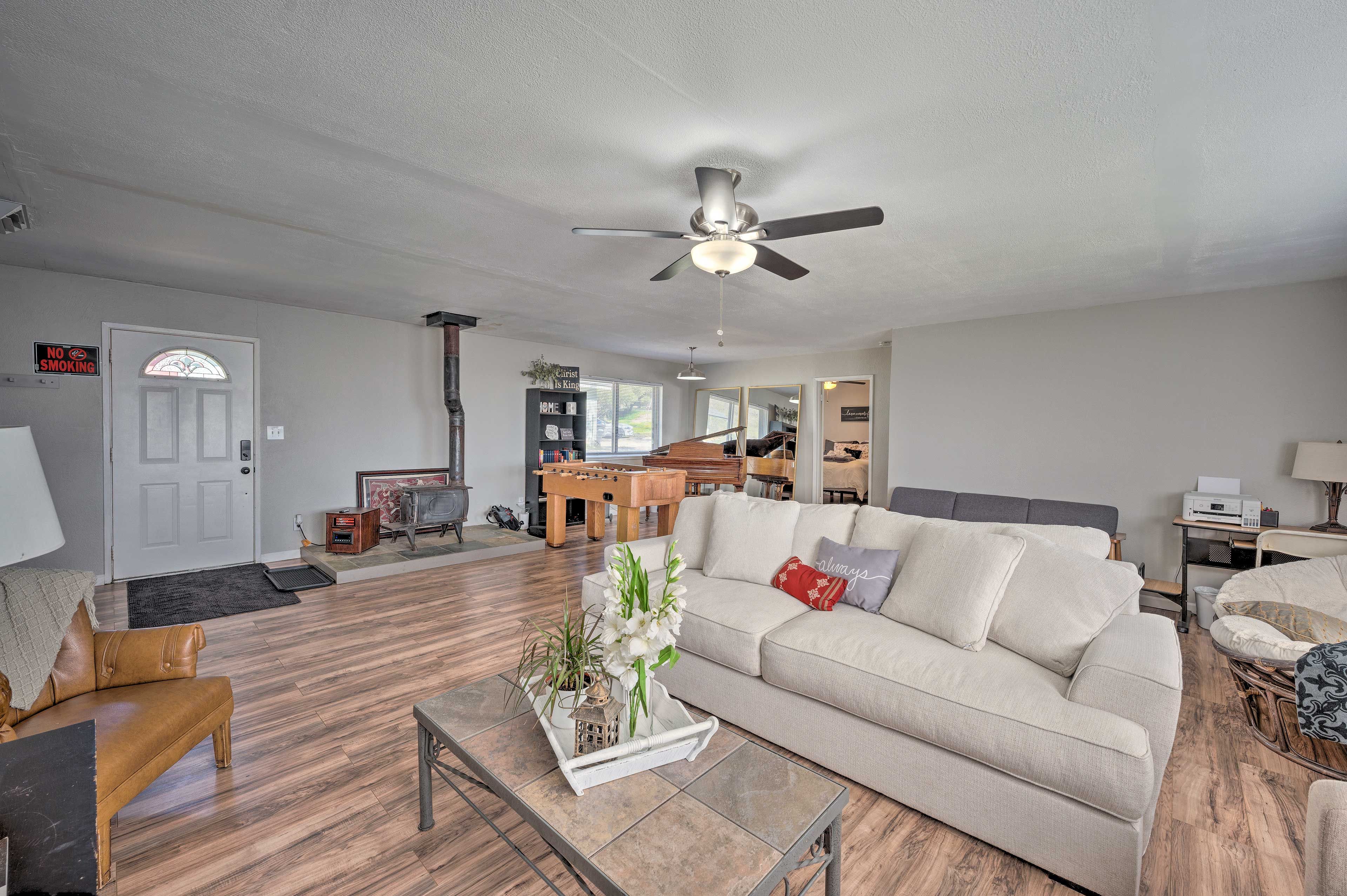 Living Room | Sleeper Sofa