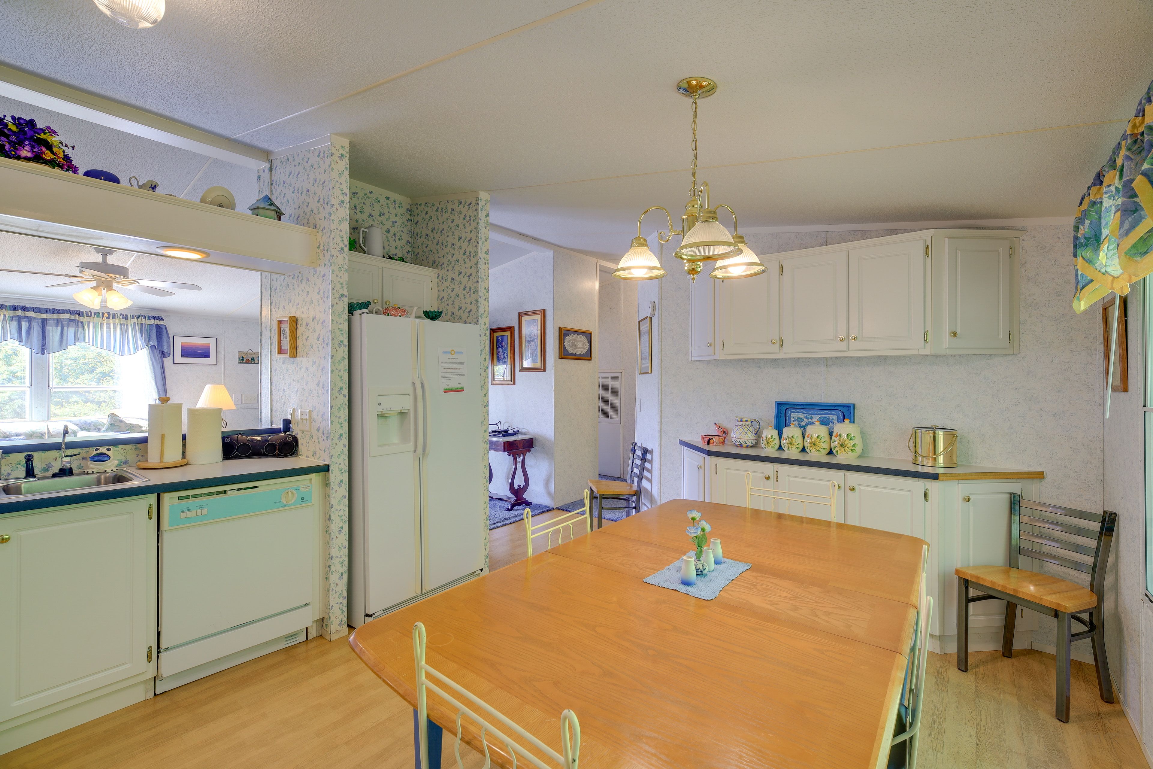 Kitchen | Toaster Oven | Drip Coffee Maker | Blender | Ice Maker | Water Filter