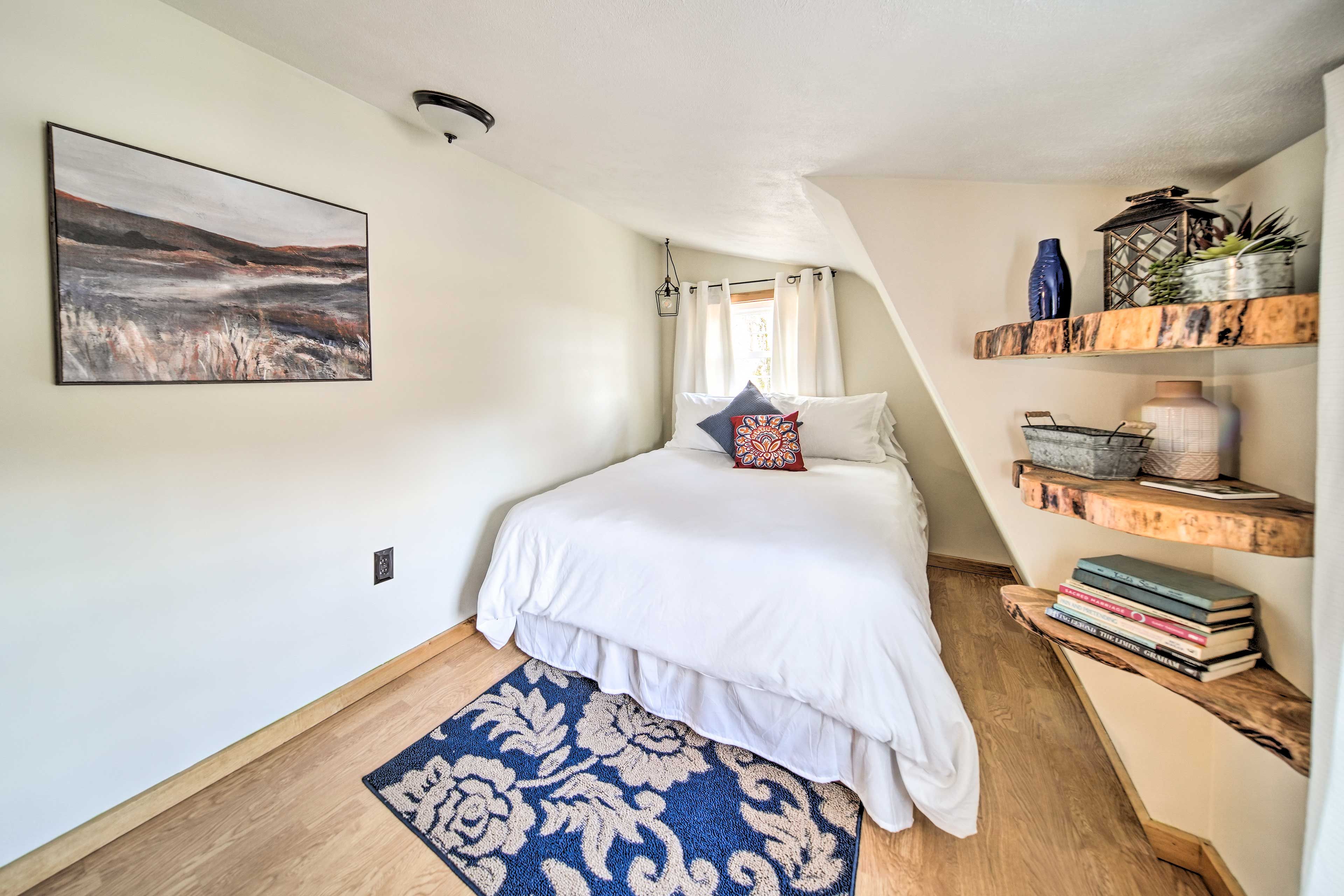 Bedroom 2 | Full Bed | 2nd Floor