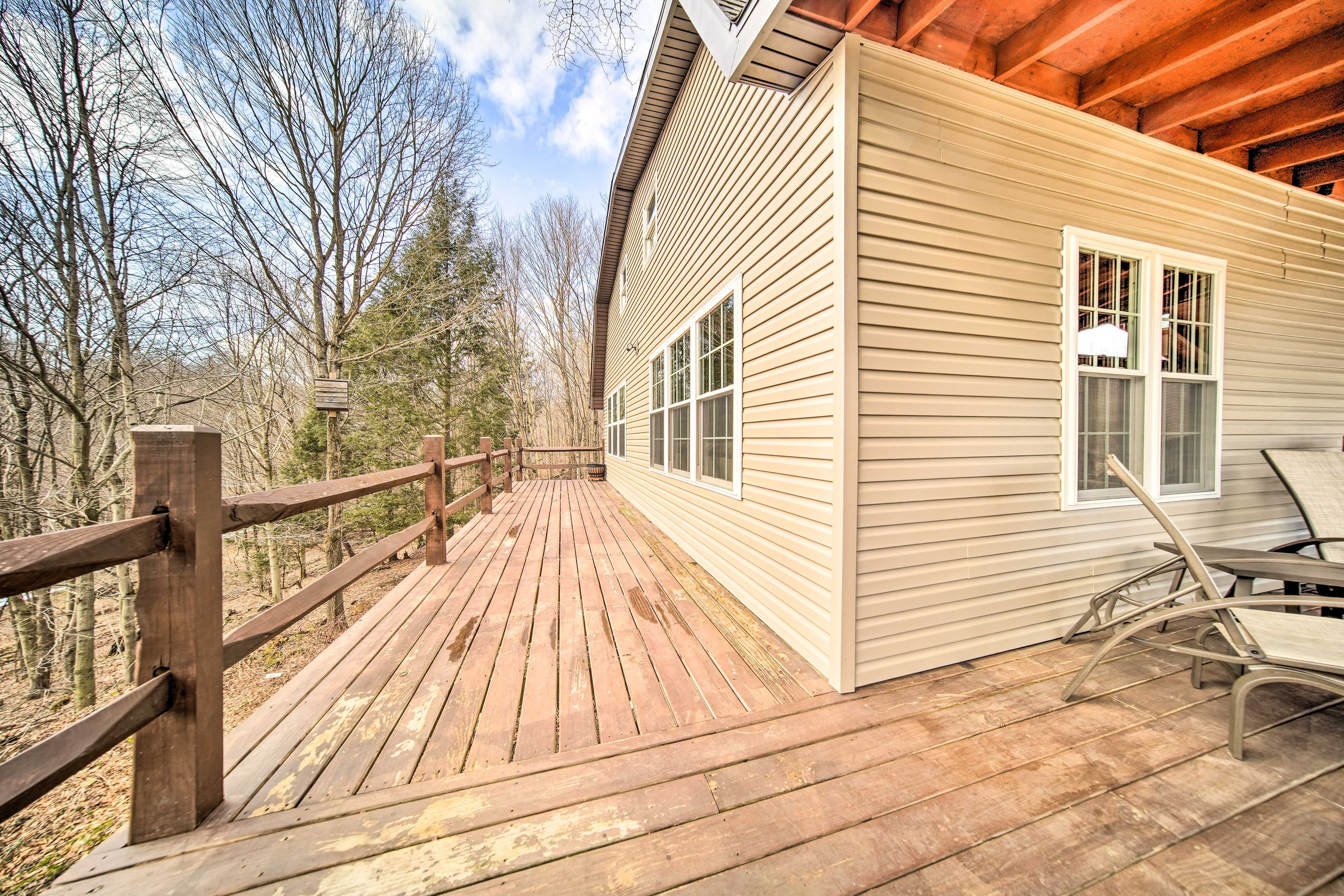 Wraparound Deck | Gas Grill