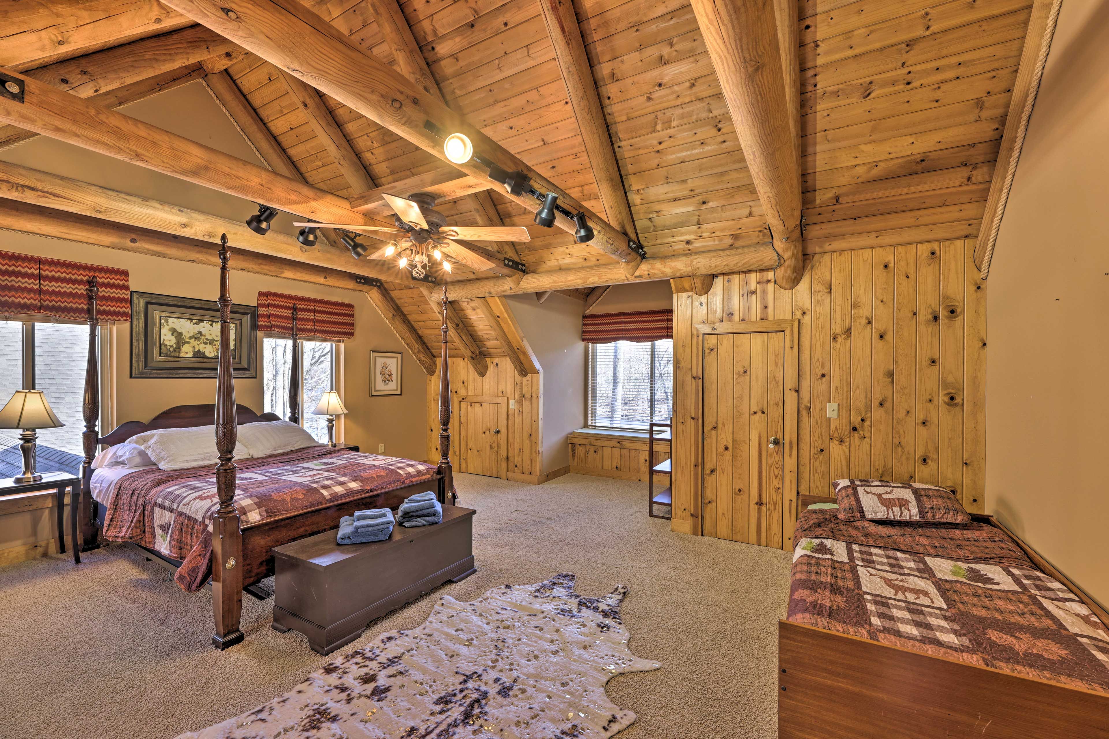 Bedroom 2 | Main House | 2nd Floor | Queen Bed | Twin Bed w/ Twin Trundle