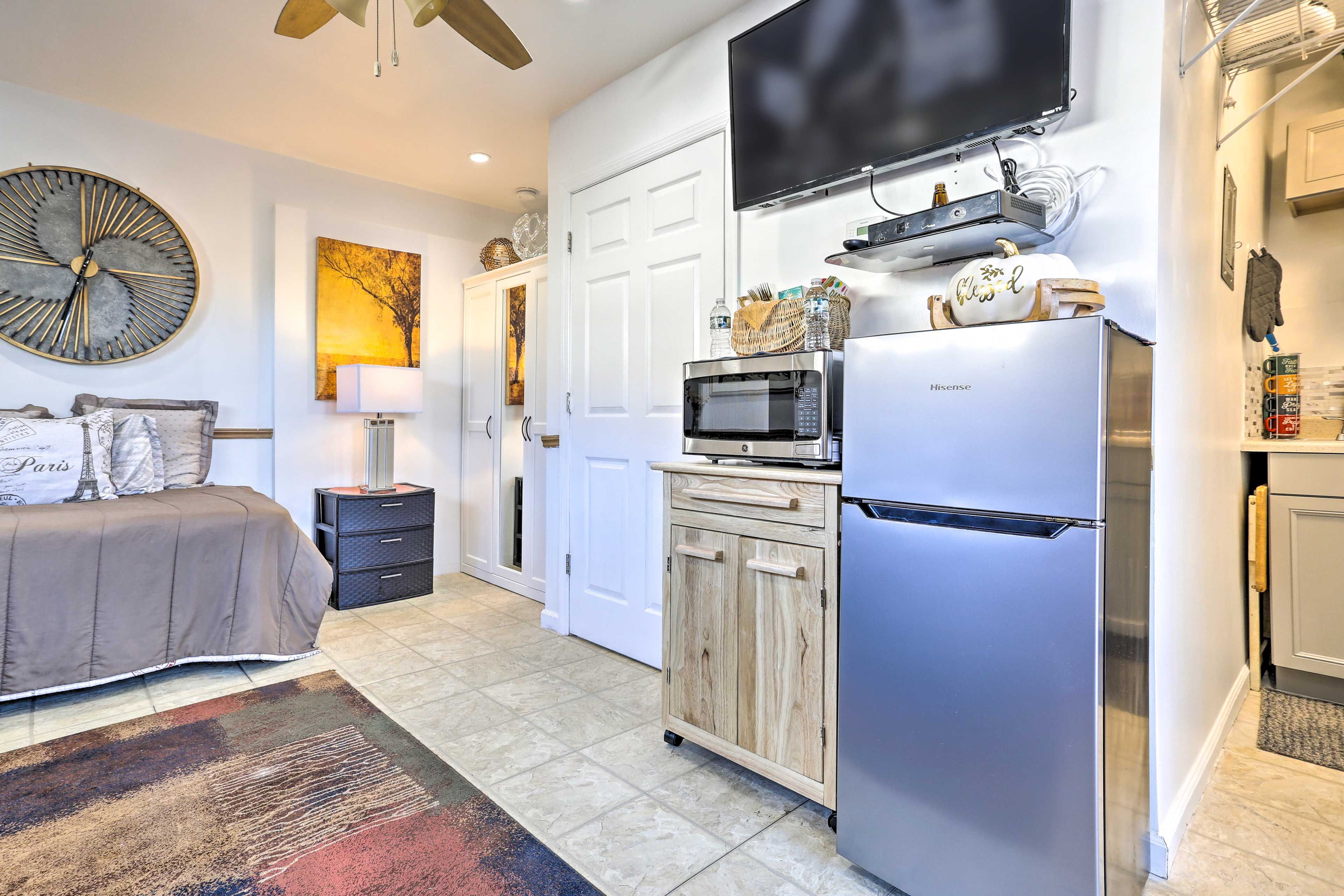 Studio | Well-Equipped Kitchenette