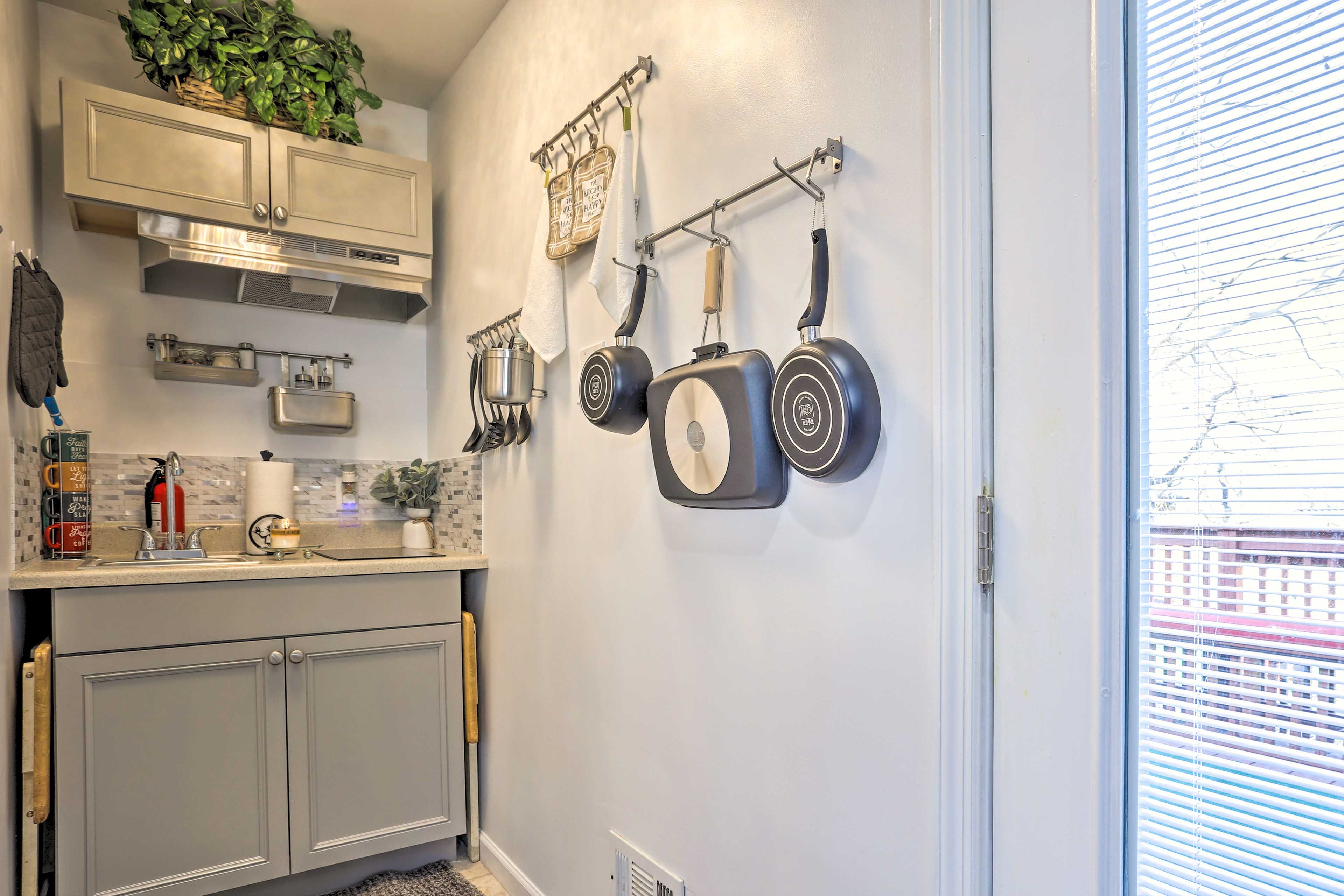 Well-Equipped Kitchenette