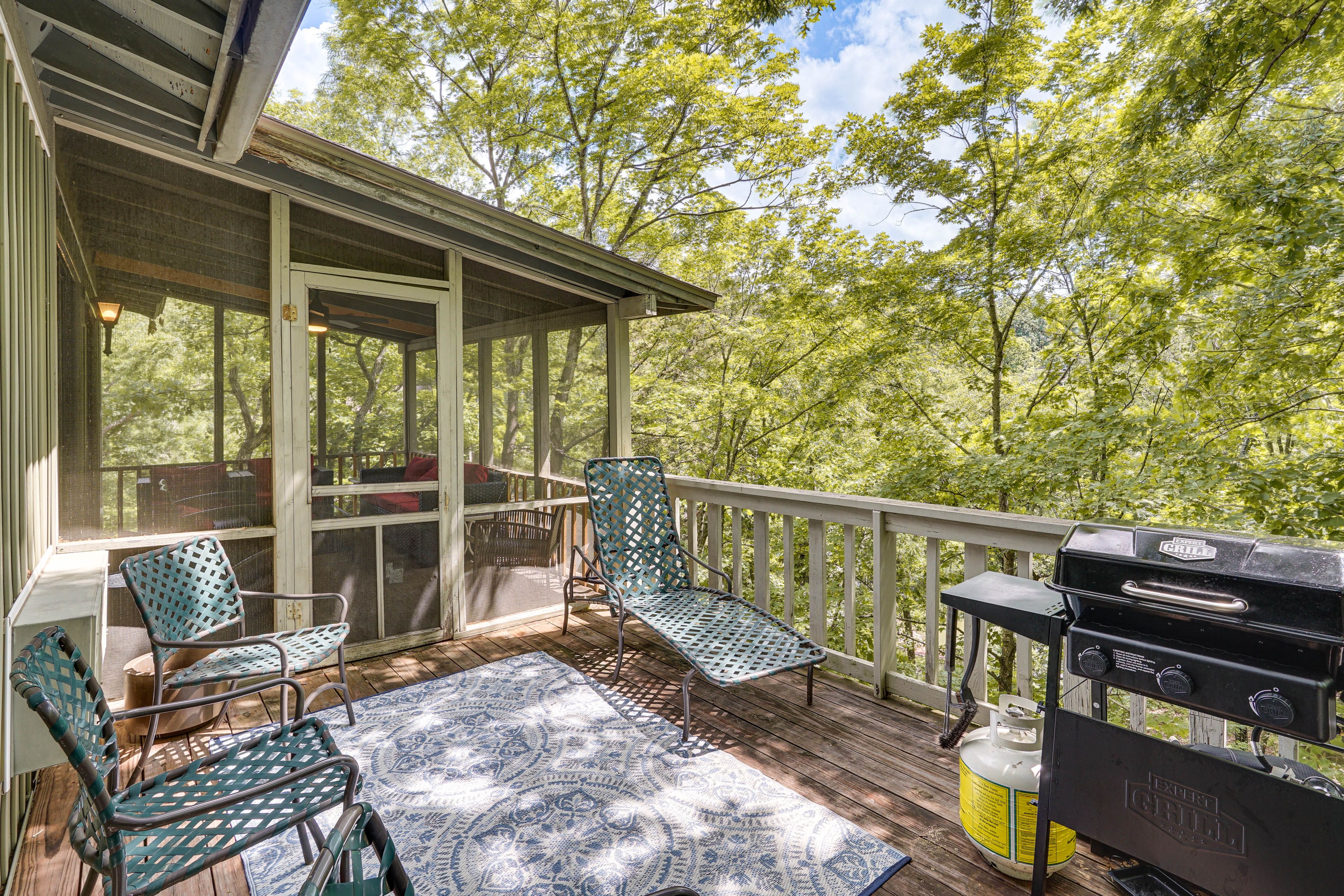 Osage Beach Vacation Rental | 3BR | 3BA | Access Only By Stairs | 1,998 Sq Ft