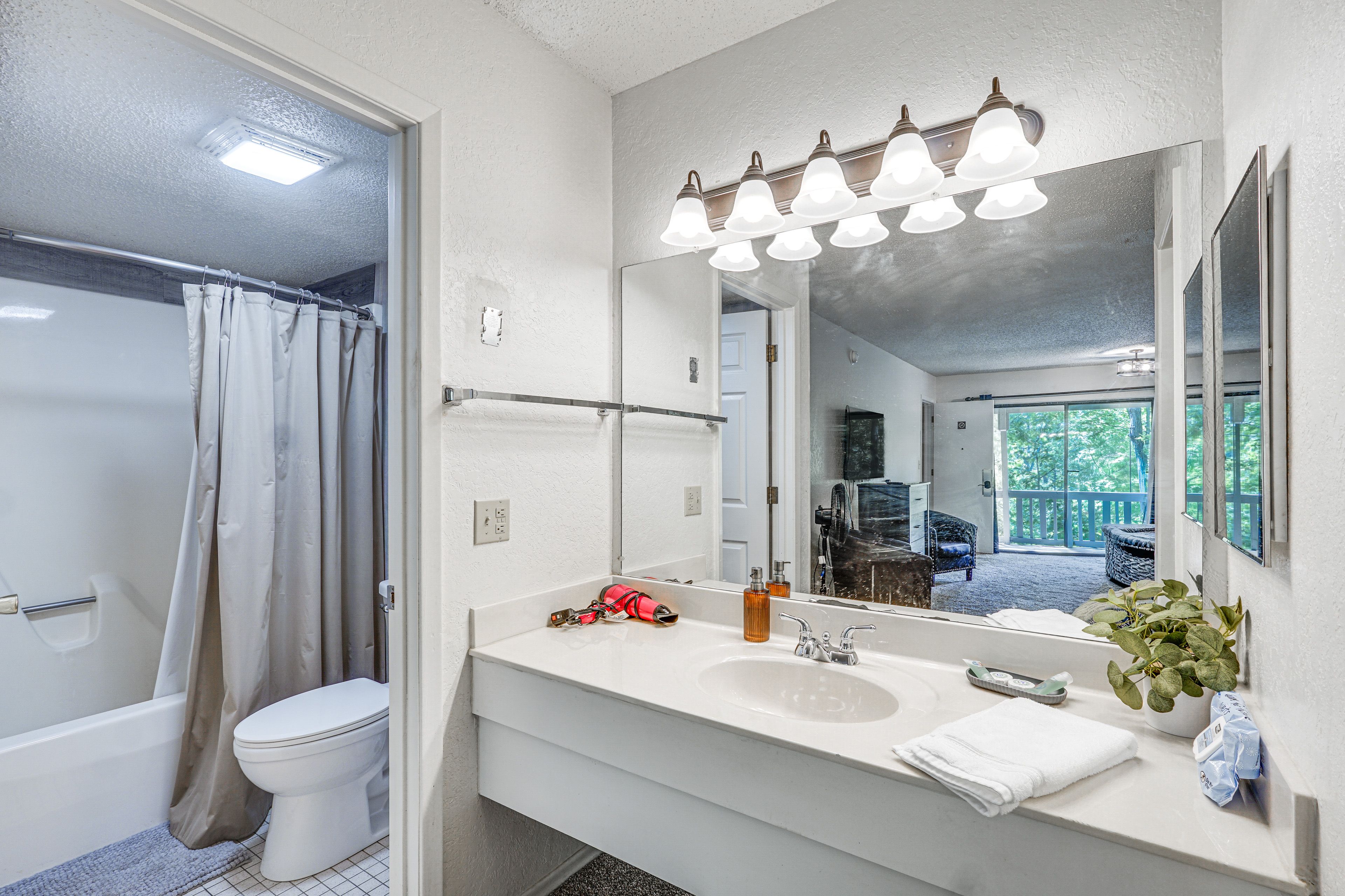 En-Suite Bathroom | Lower Floor