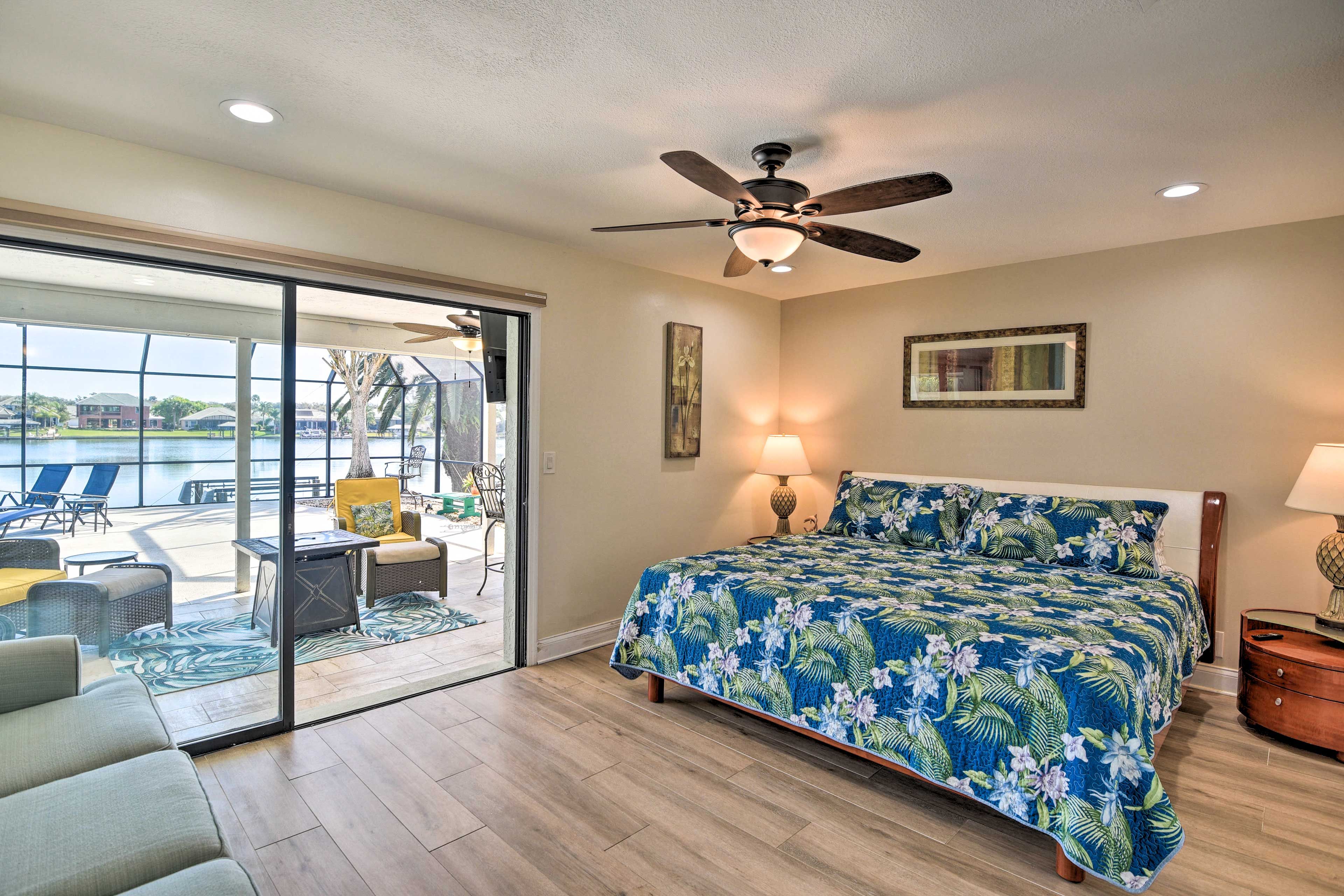 Bedroom 1 | King Bed