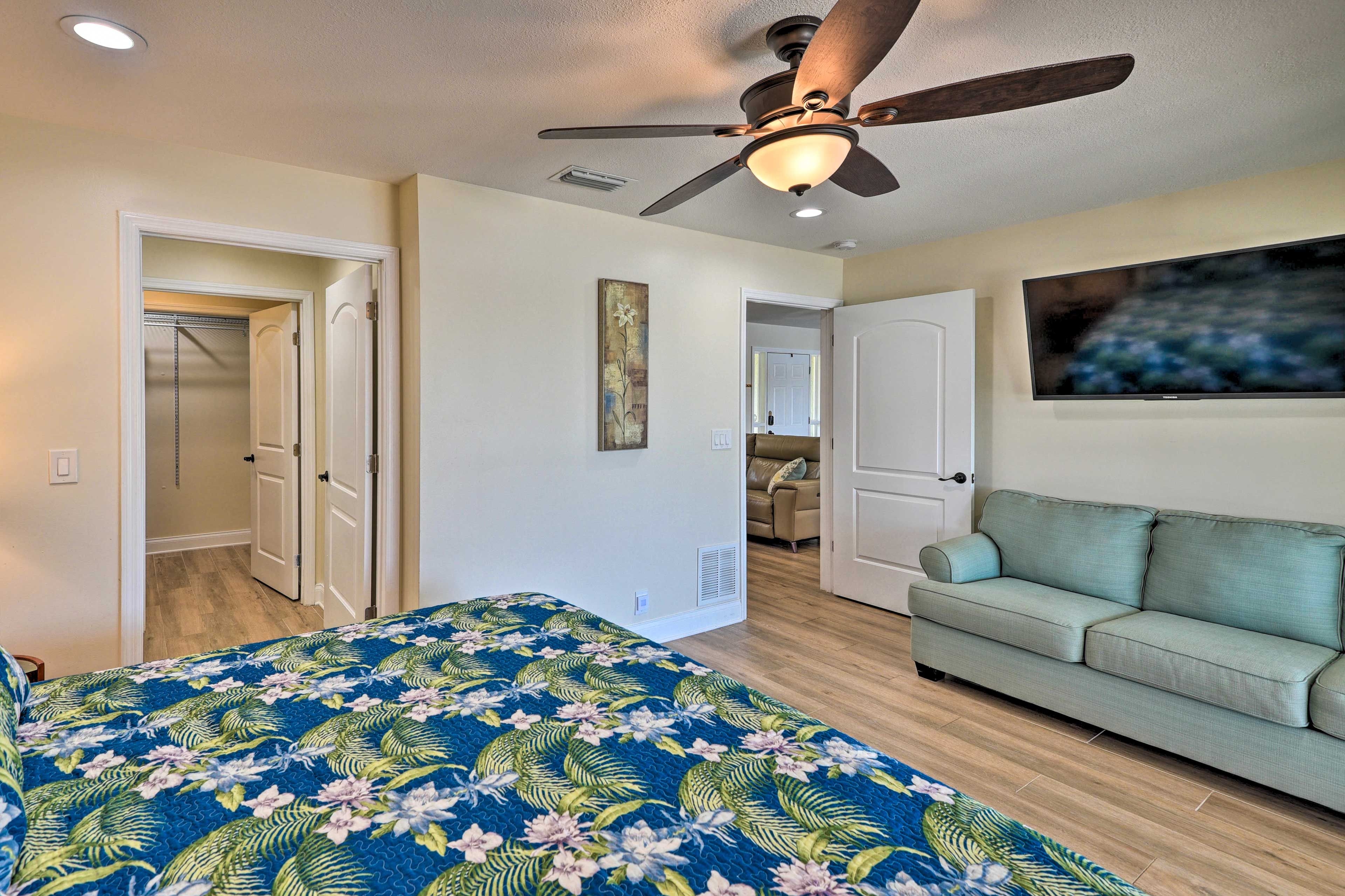 Bedroom 1 | Smart TV | Walk-In Closet