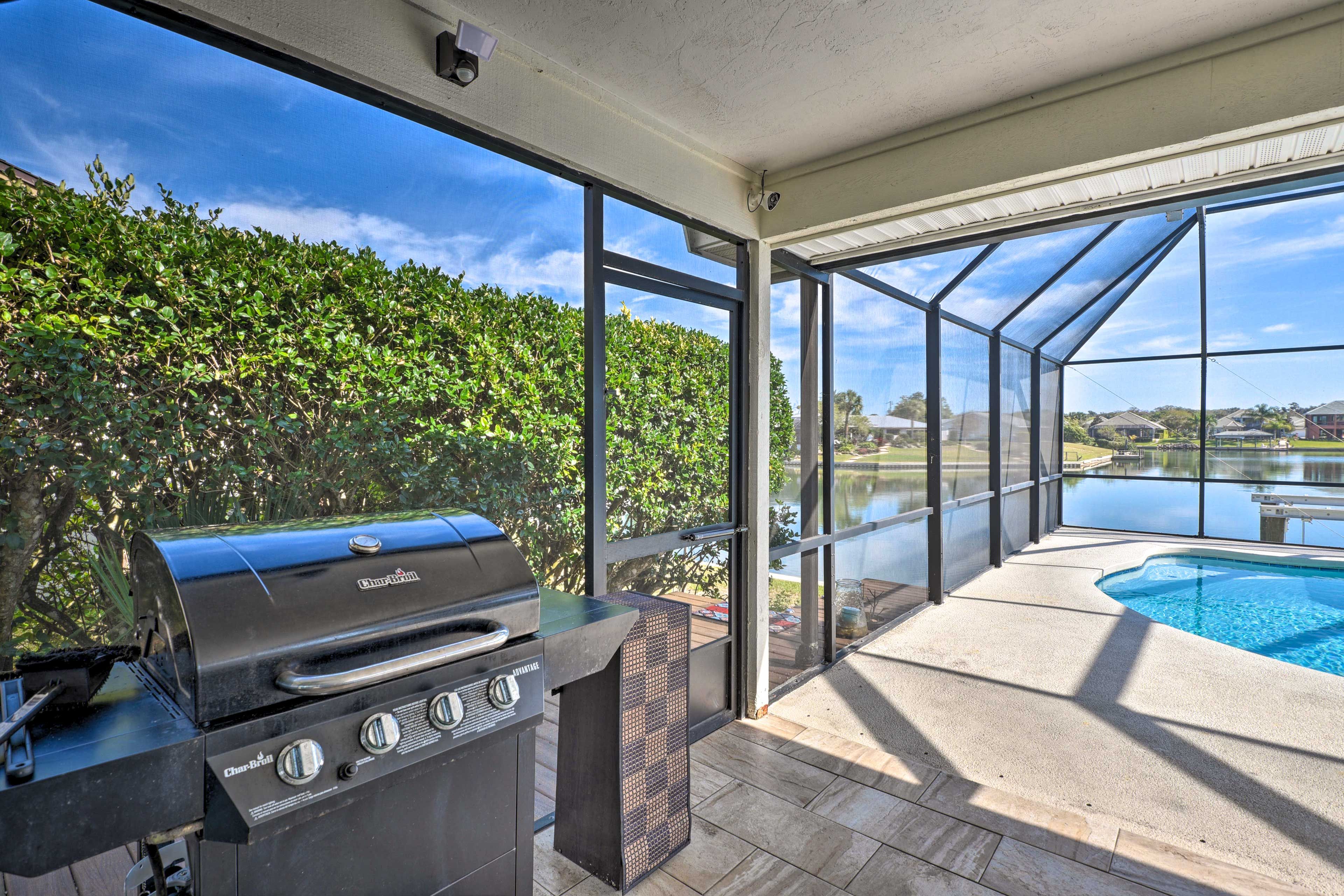 Covered Patio | Gas Grill