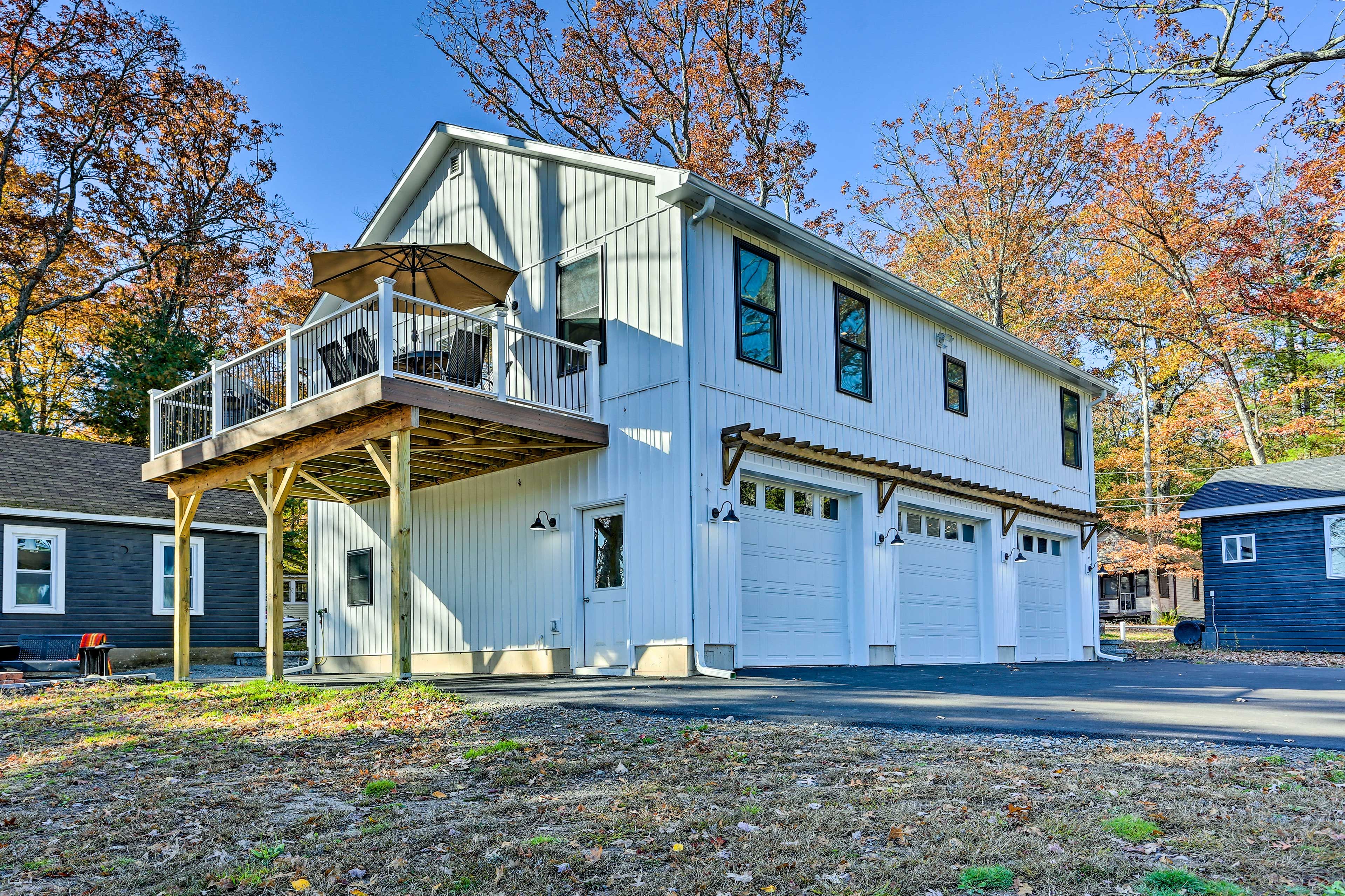 Home Exterior | Driveway Parking (2 Vehicles)