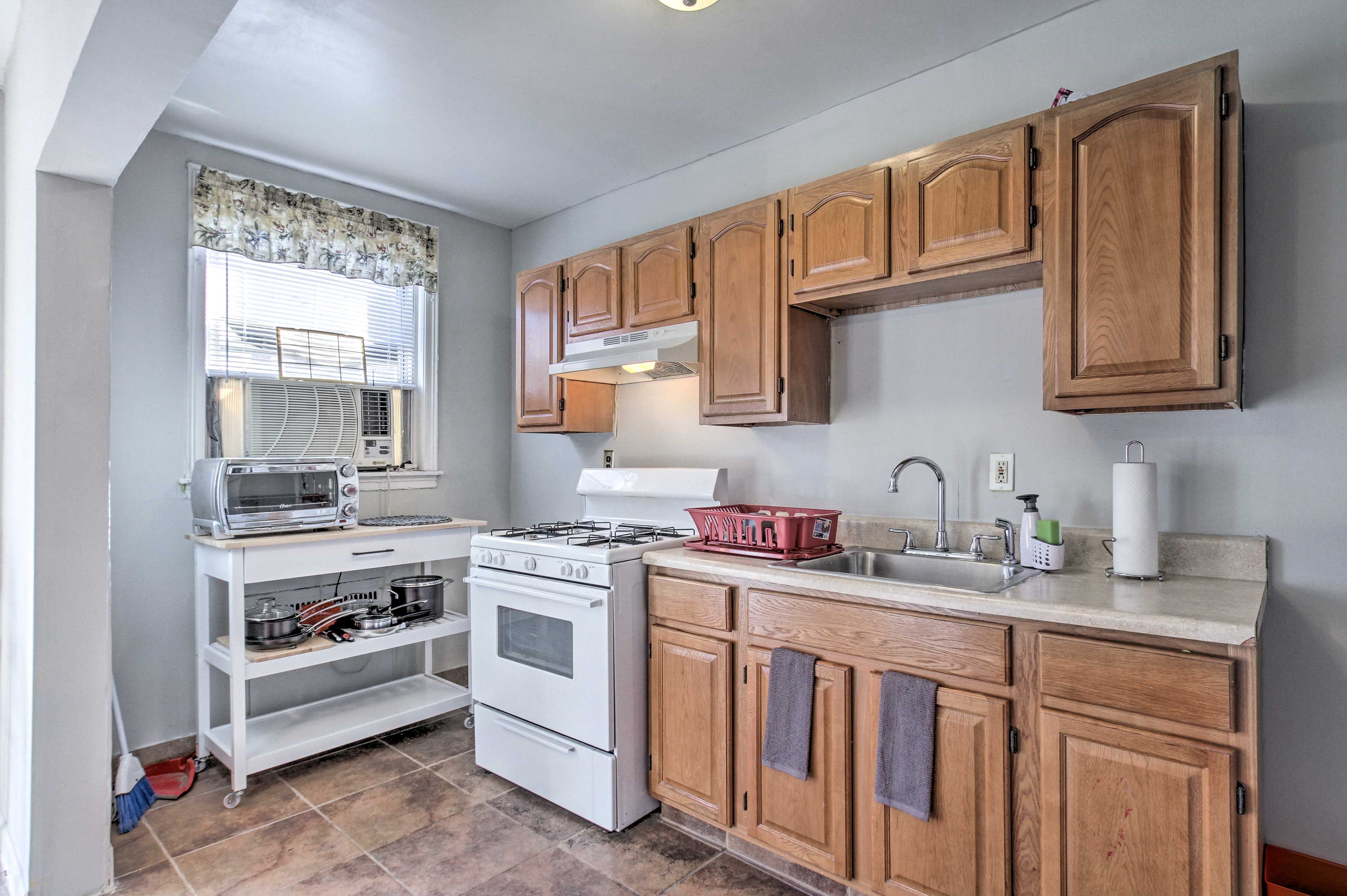 Kitchen | Well-Equipped | Cooking Basics | Dishware & Flatware