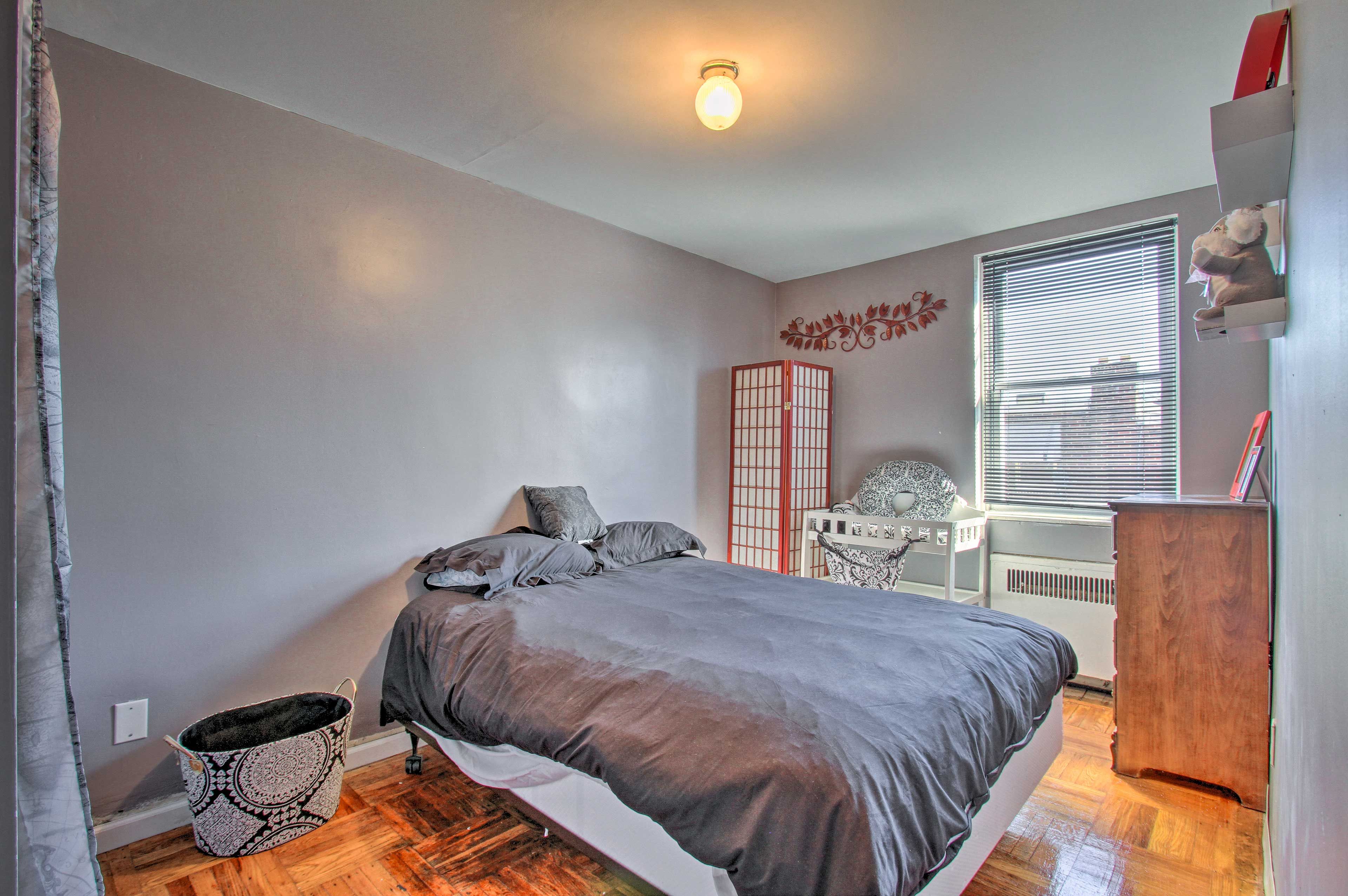 Bedroom 2 | Queen Bed