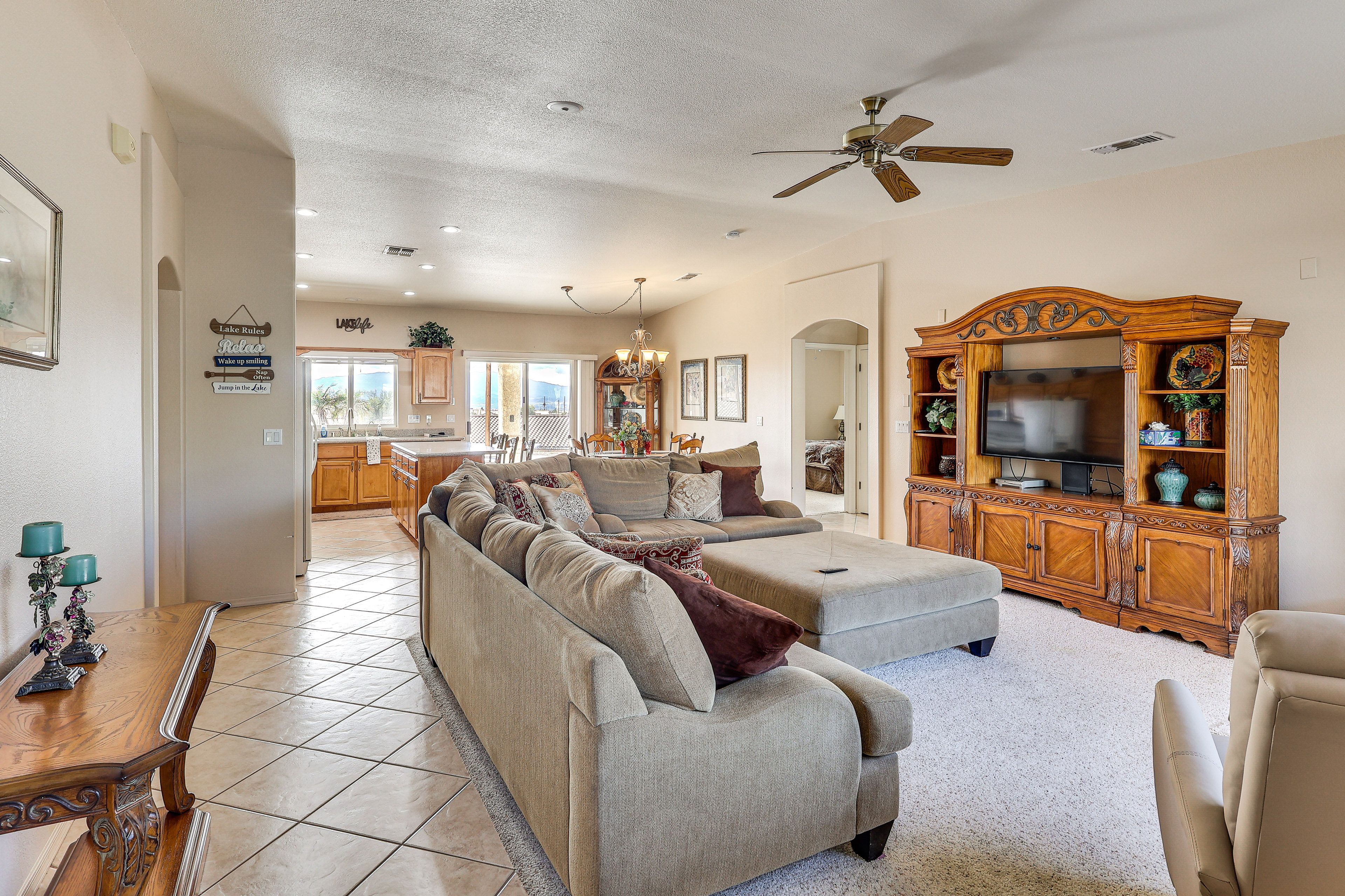 Living Room | Smart TV | Free WiFi