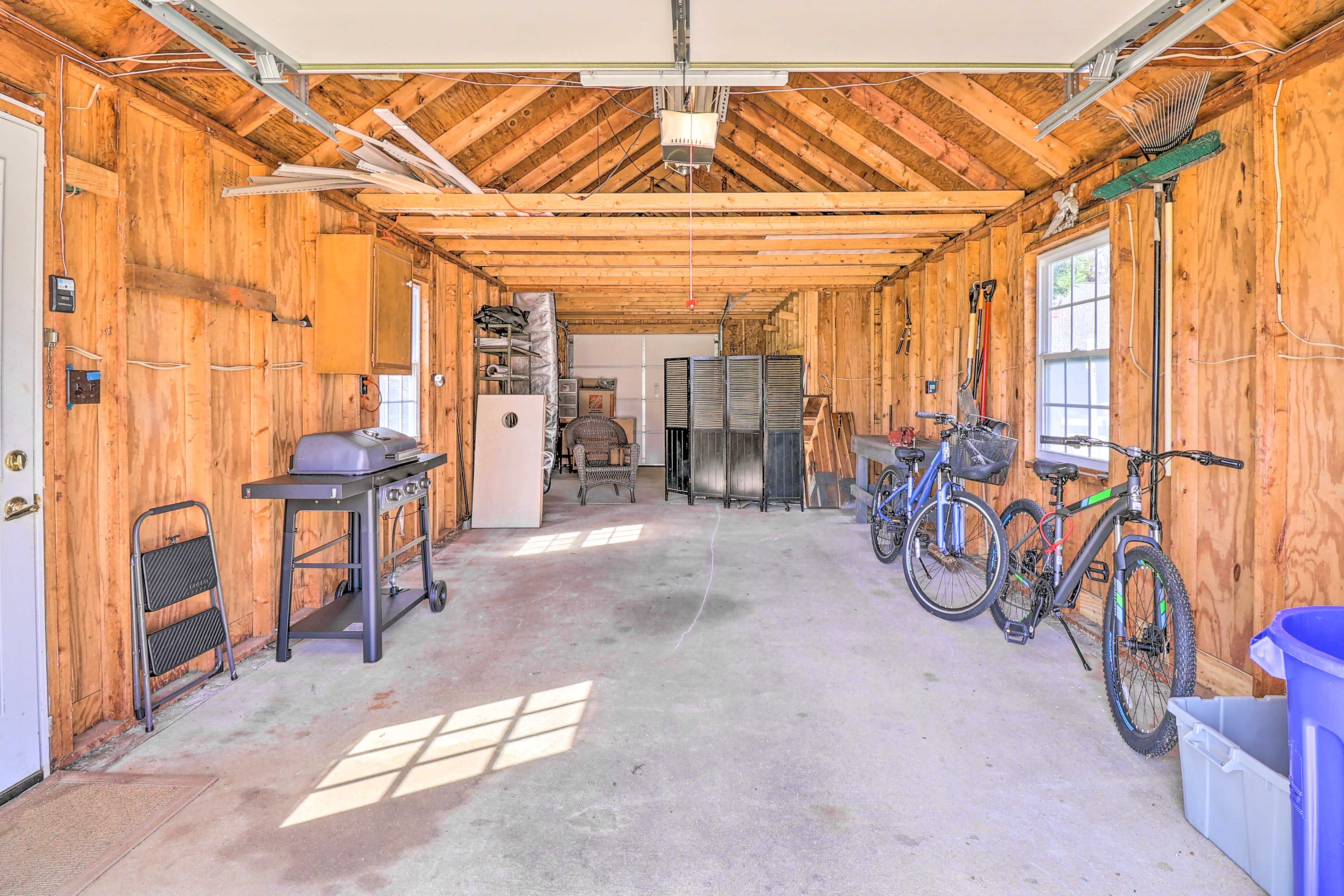 Garage (1 Vehicle) | Tandem Stone Driveway (2 Vehicles) | Trailer Parking
