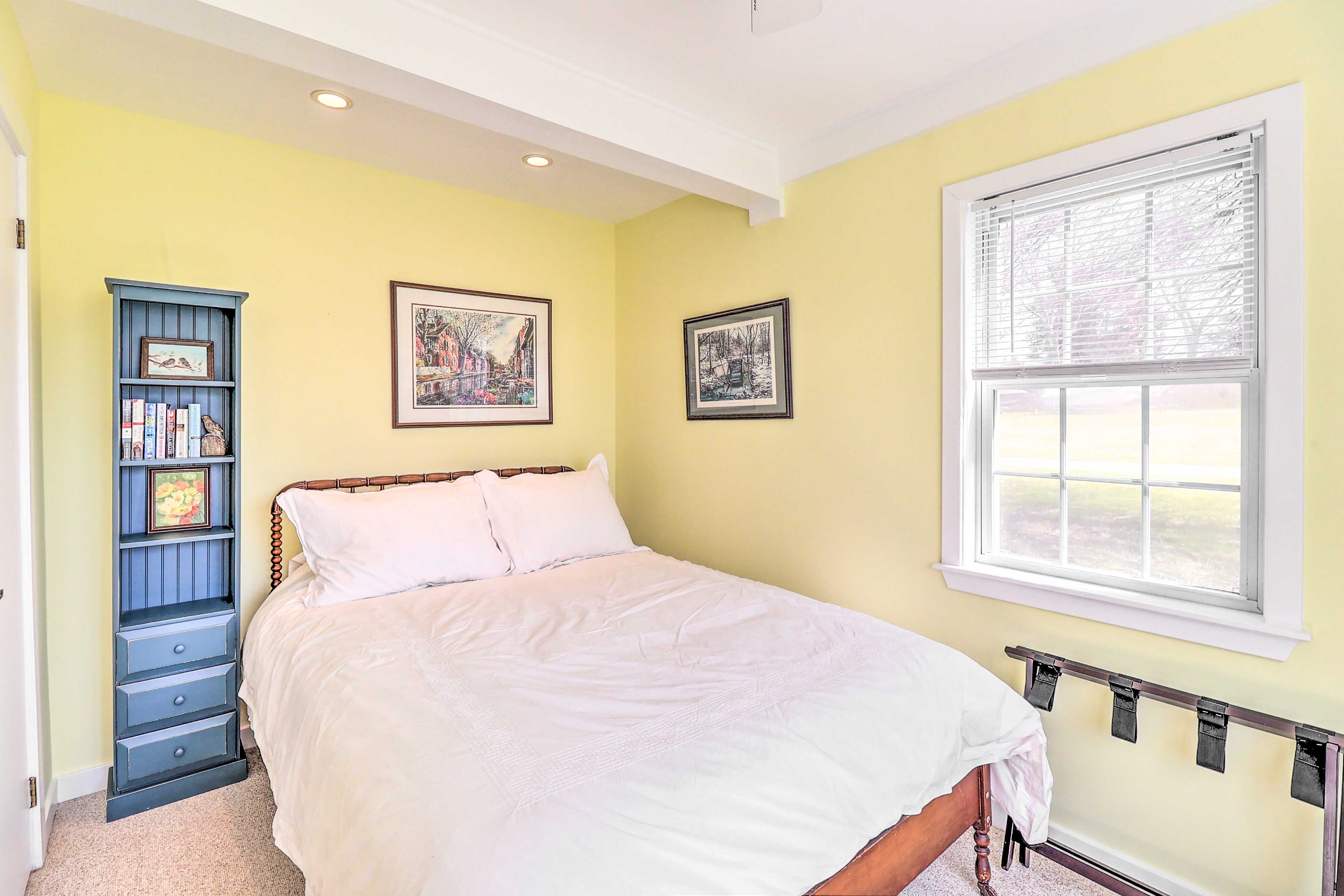Bedroom 1 | Queen Bed | 1st Floor | No Additional Stairs to Access
