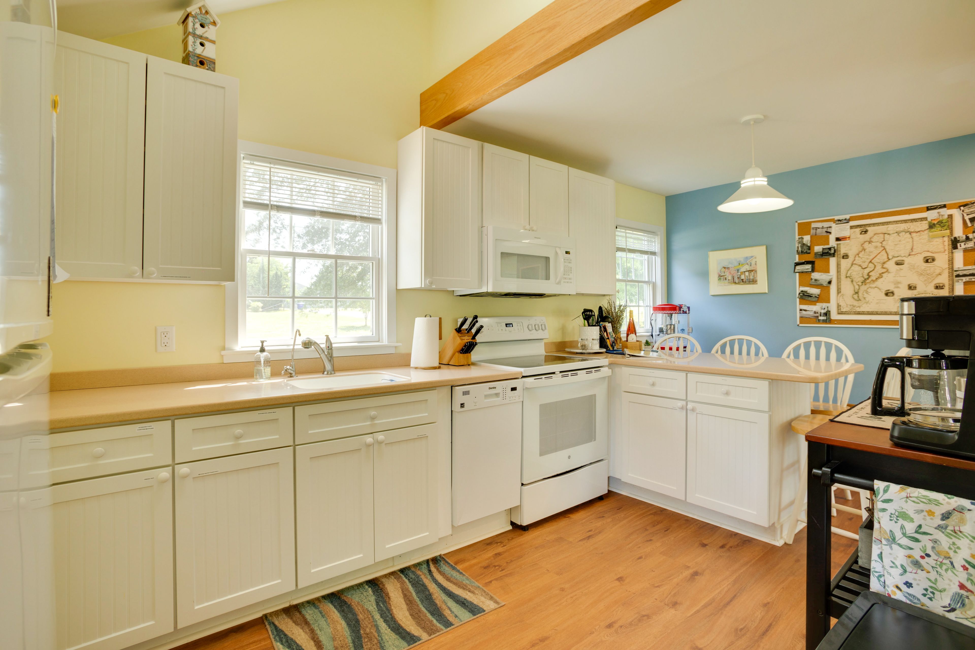 Kitchen | Fully Equipped | Cooking Basics | Dishware & Flatware | Paper Towels