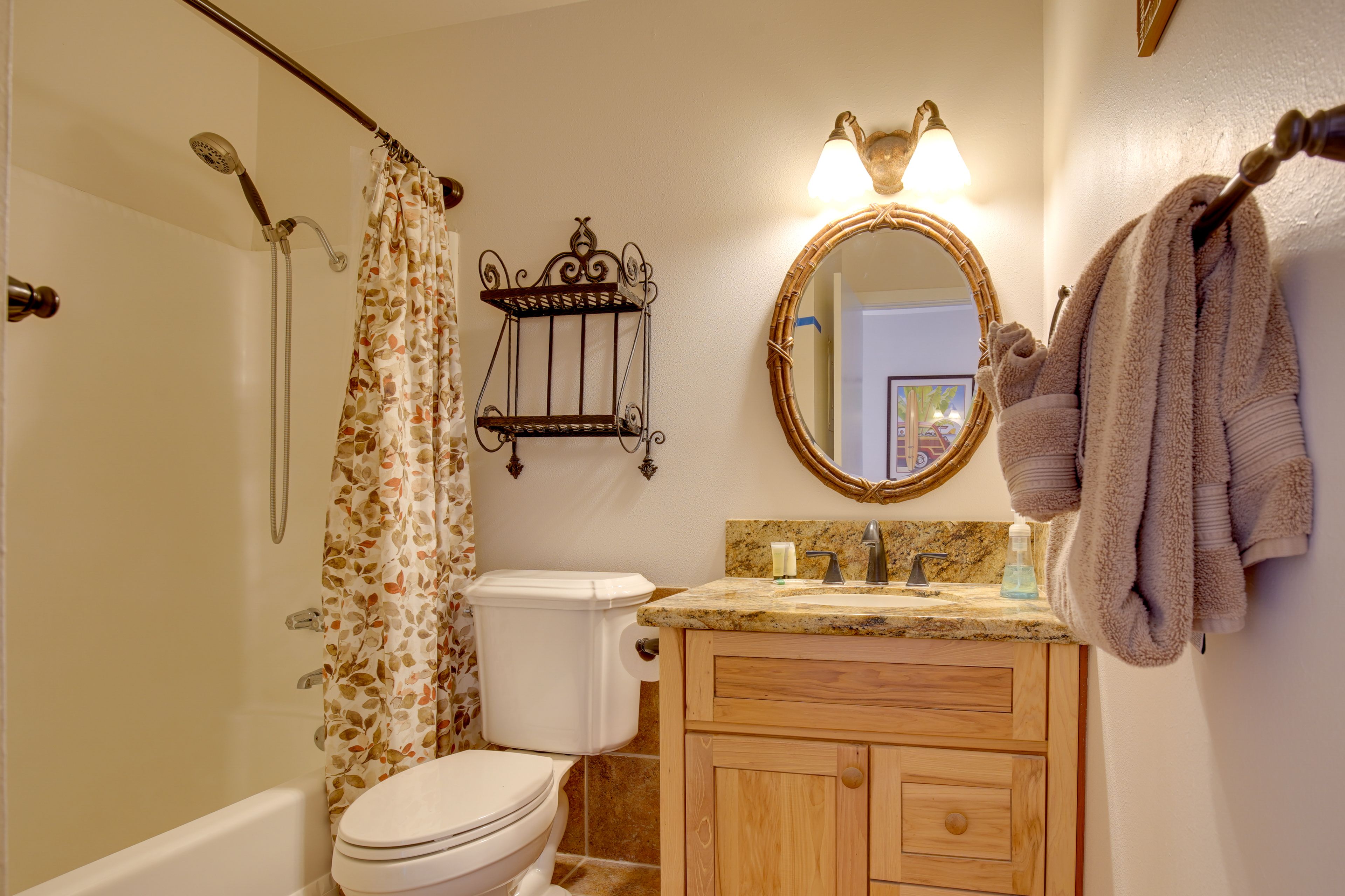 Full Bathroom | 3rd Floor | Complimentary Toiletries | Hair Dryer