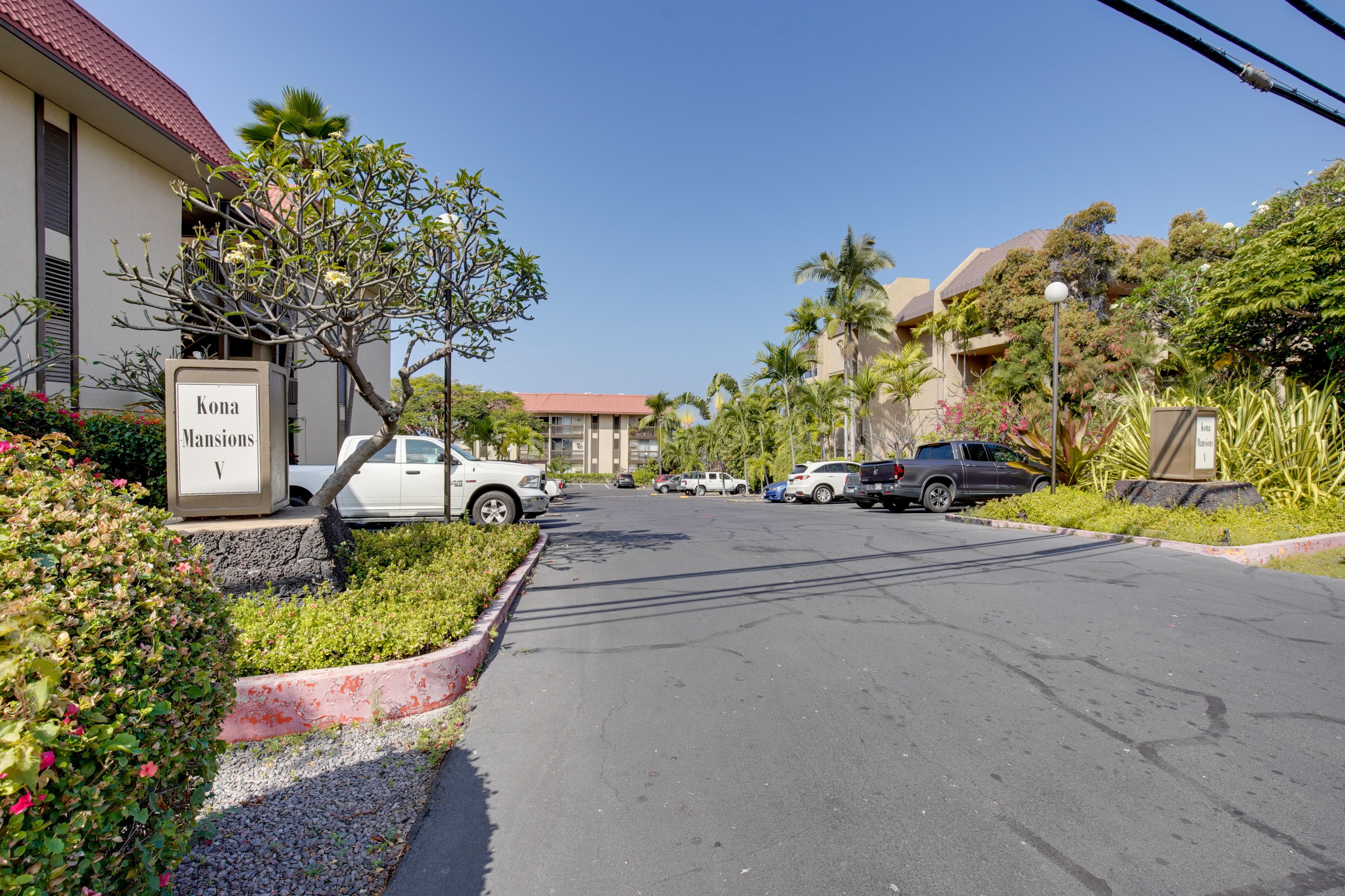 Kona Mansions V Community