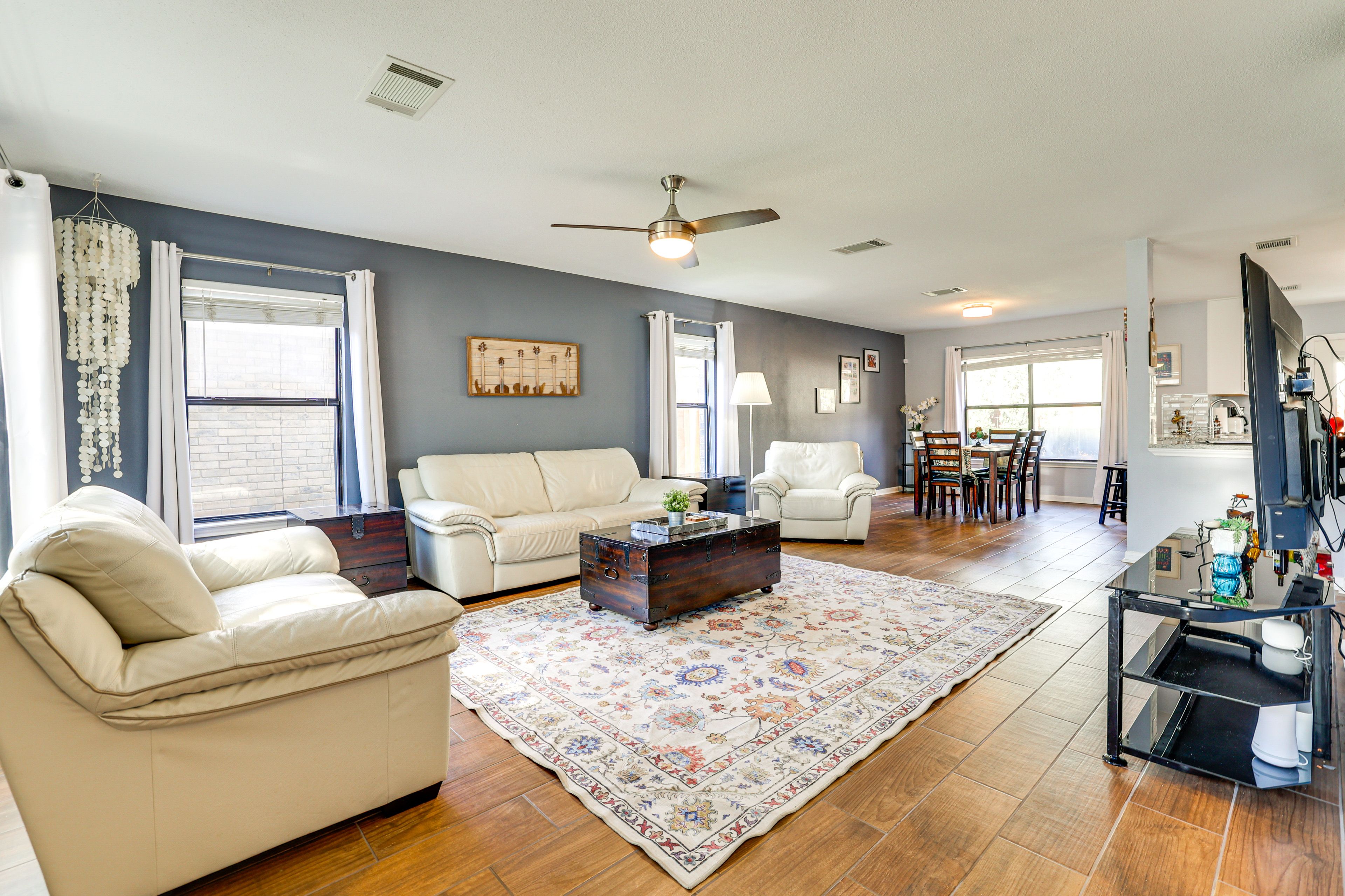 Living Room | 1st Floor | Free WiFi | Smart TV | Central A/C & Heat