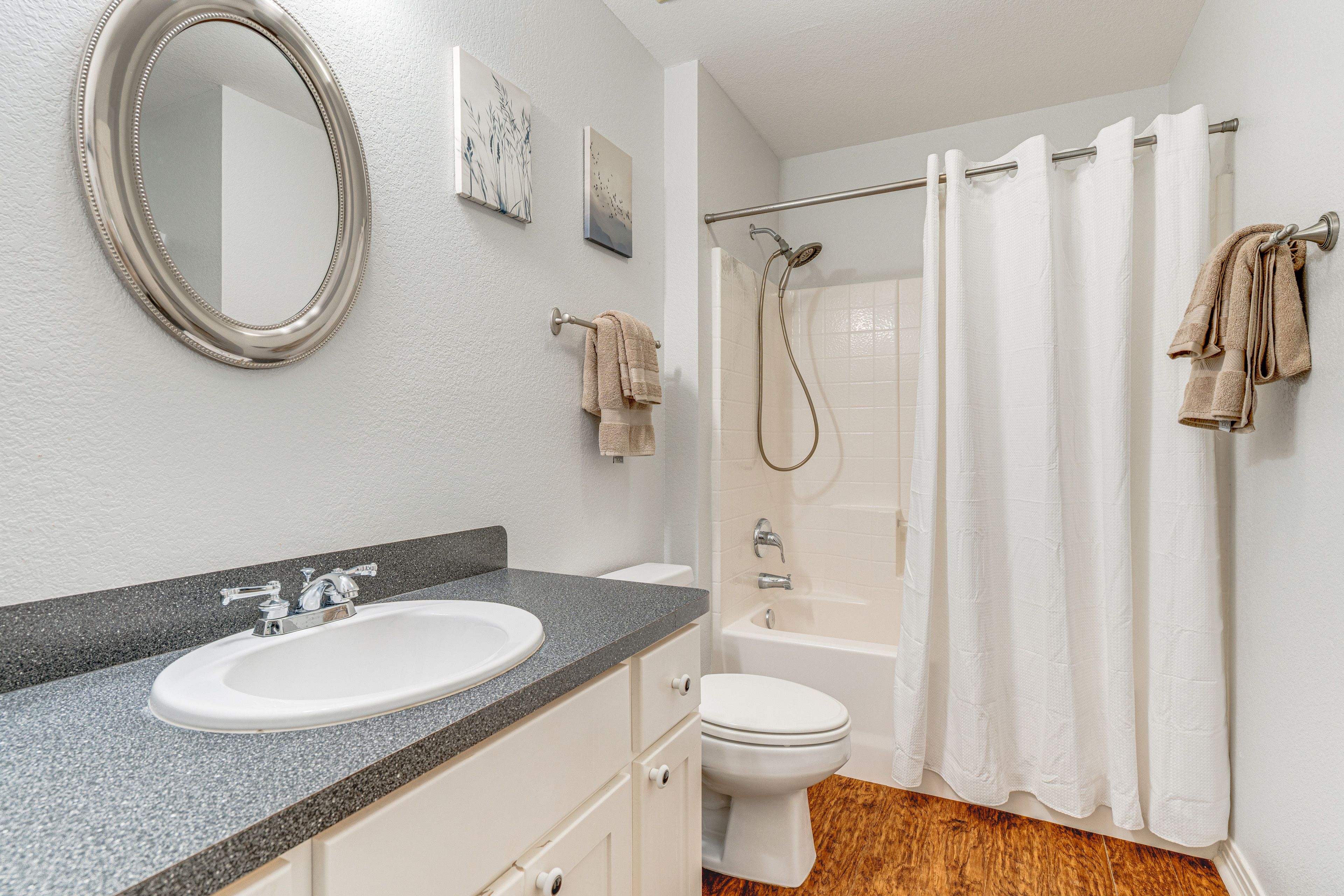 Bathroom | 2nd Floor