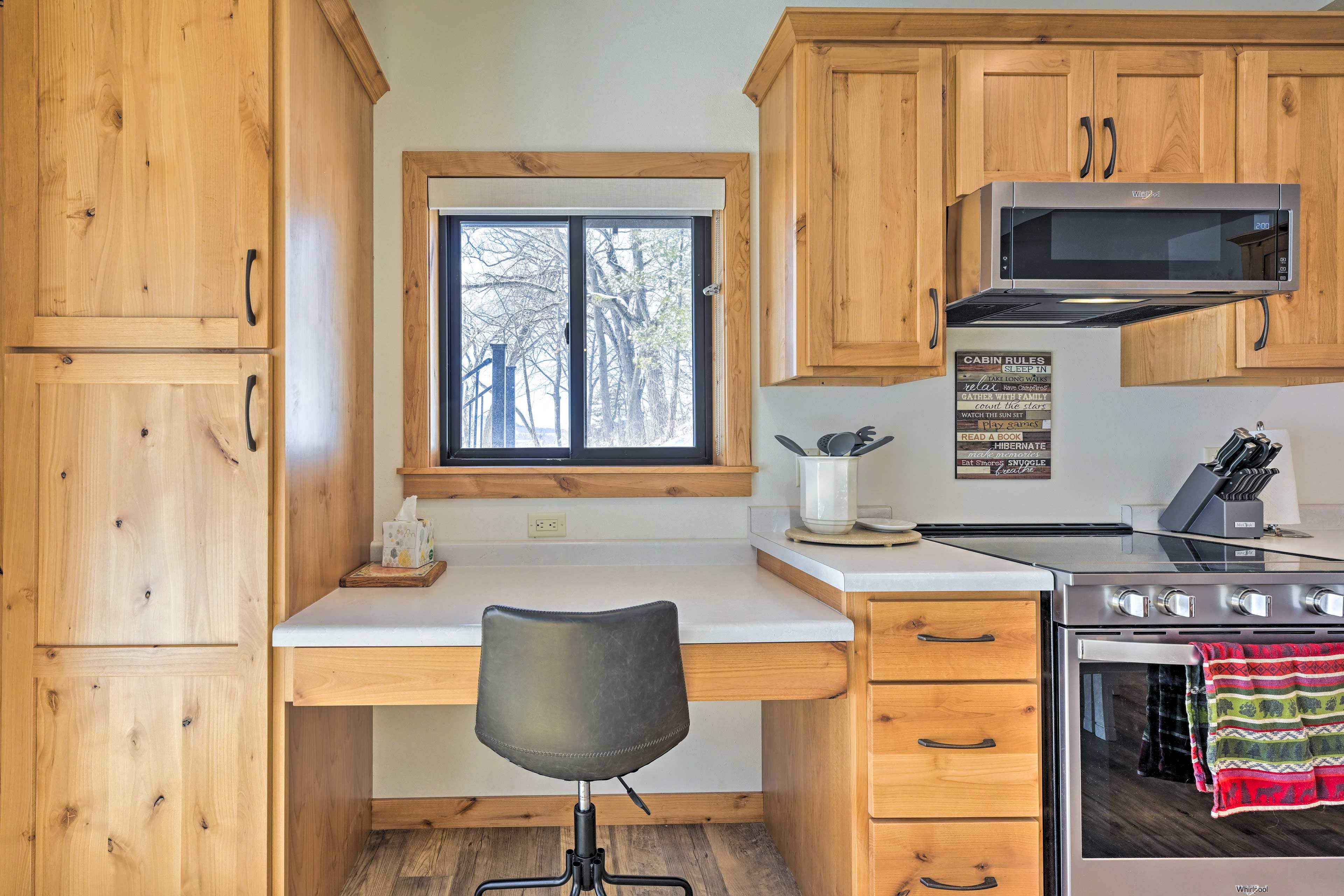 Desk Workspace | 1st Floor
