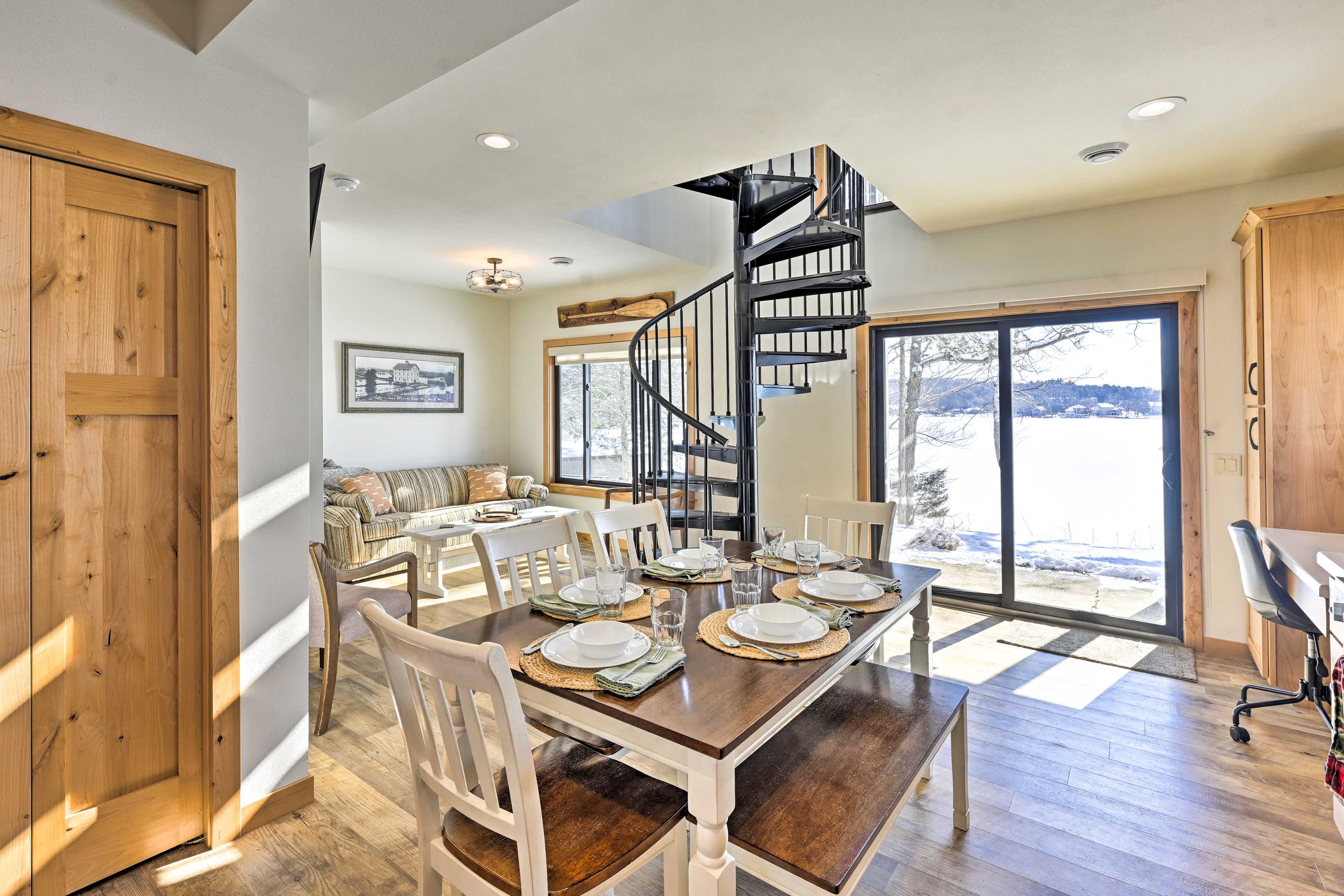 Dining Area | 1st Floor