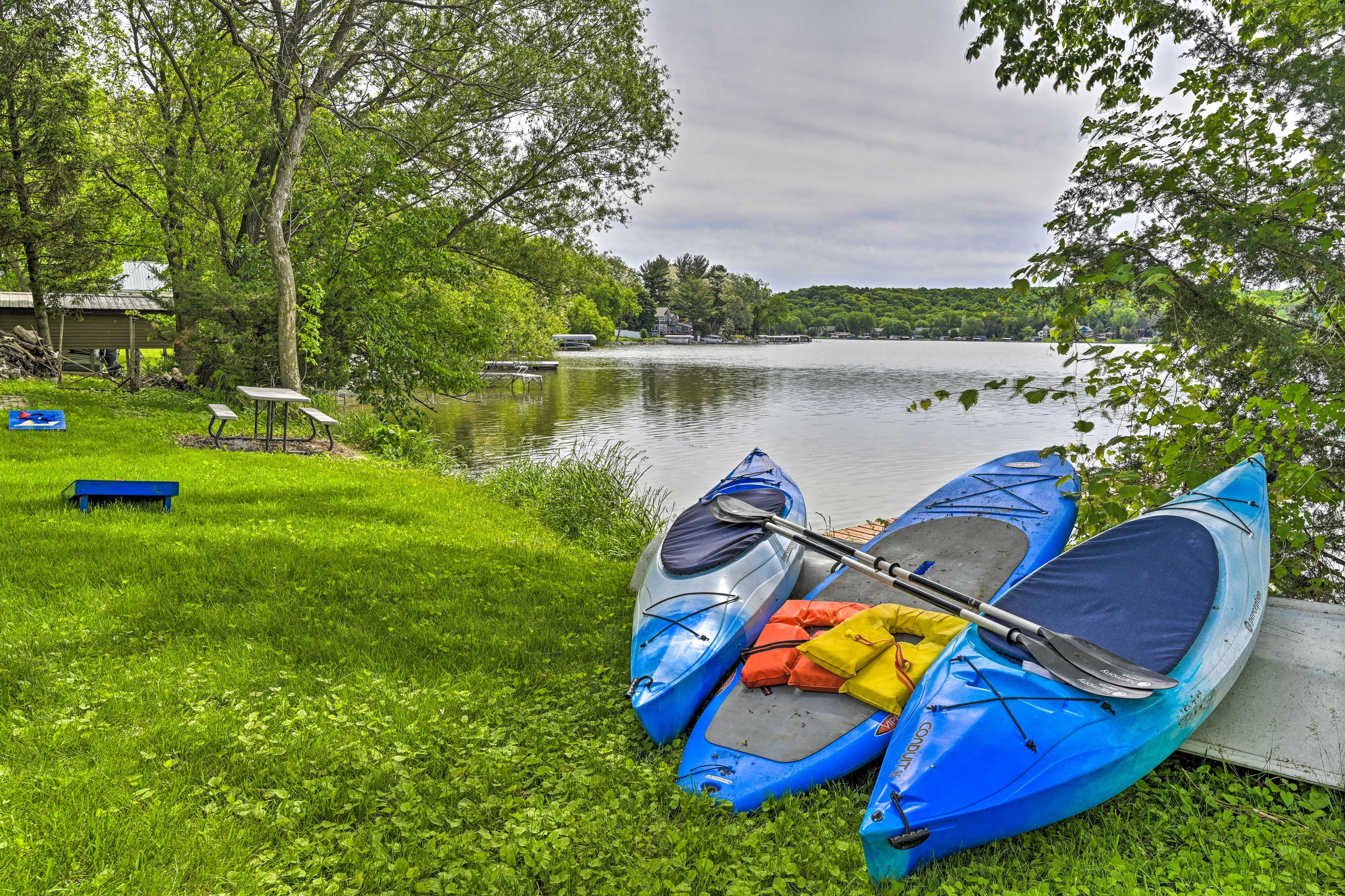 Exterior | 3 Kayaks & 1 Paddleboard Provided