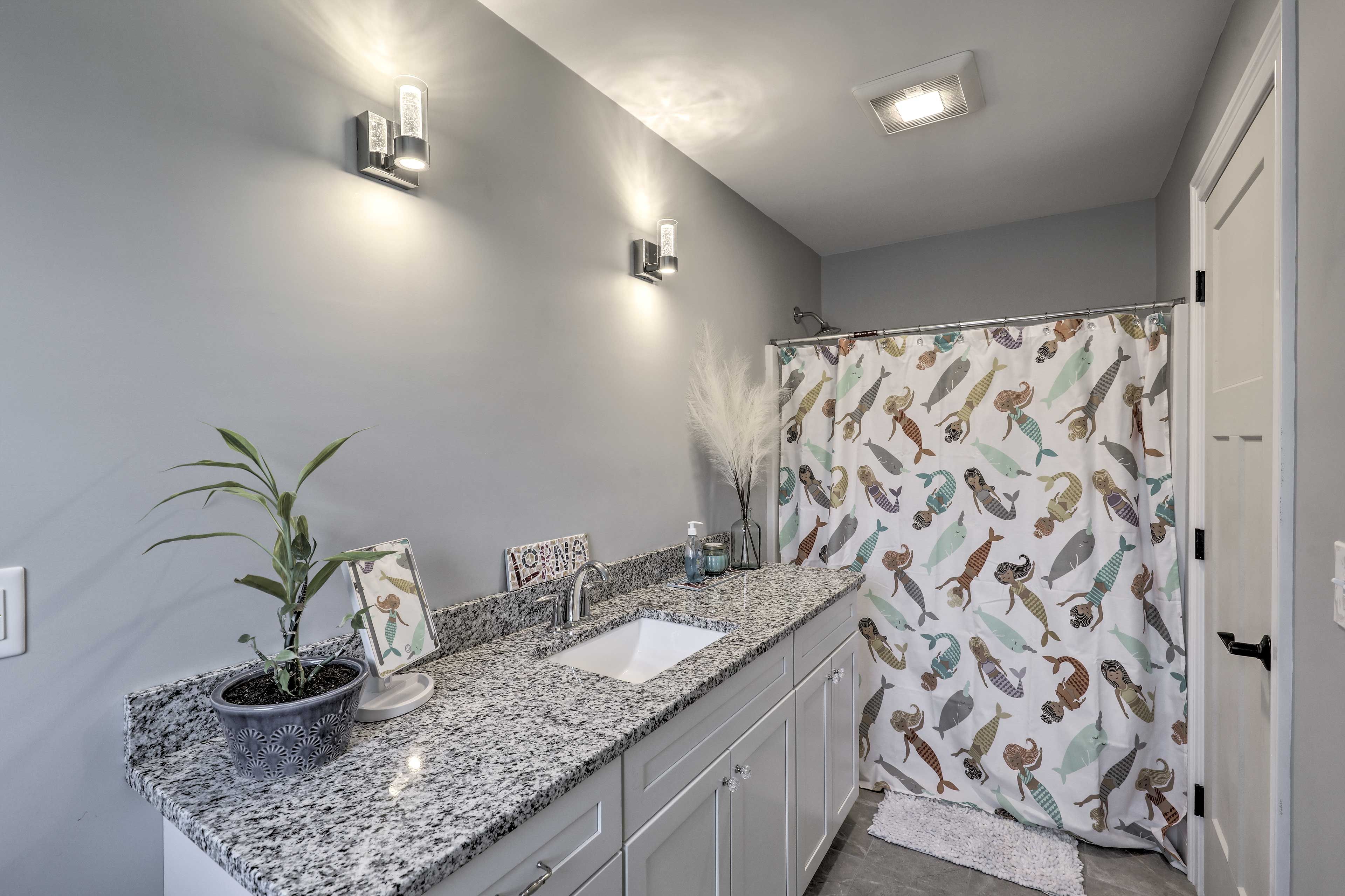 Full Bathroom