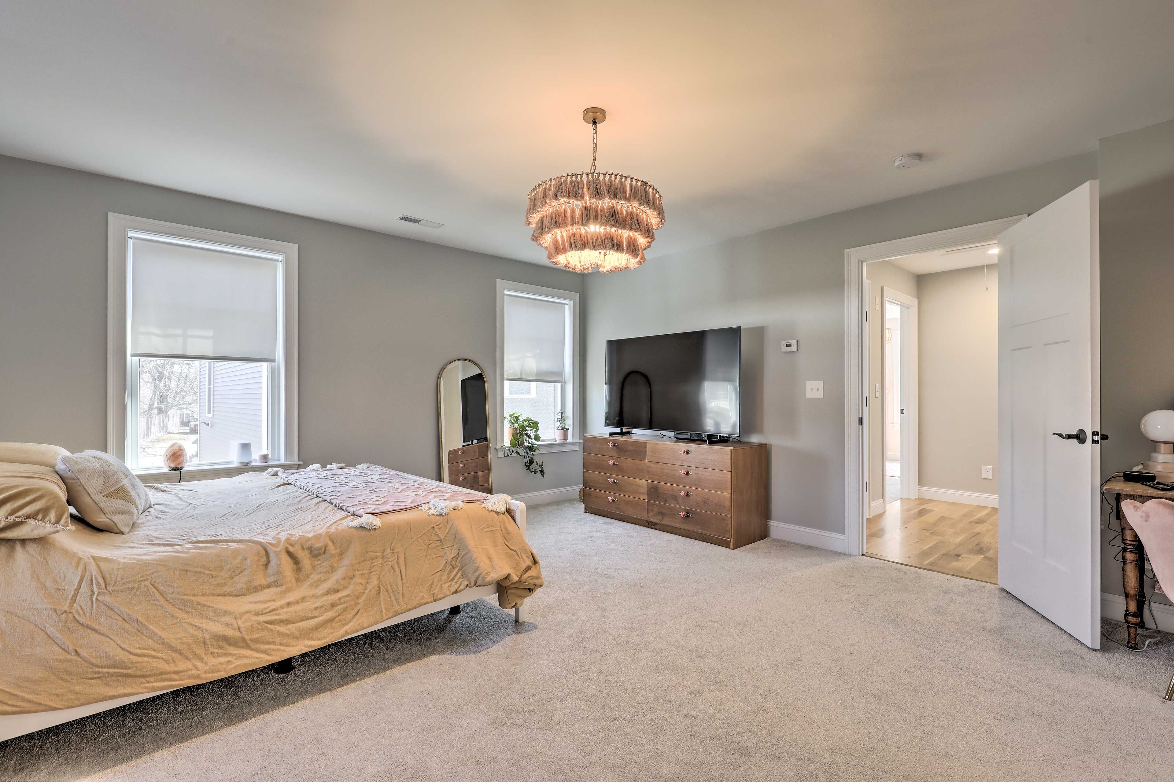 Bedroom 1 | Smart TV
