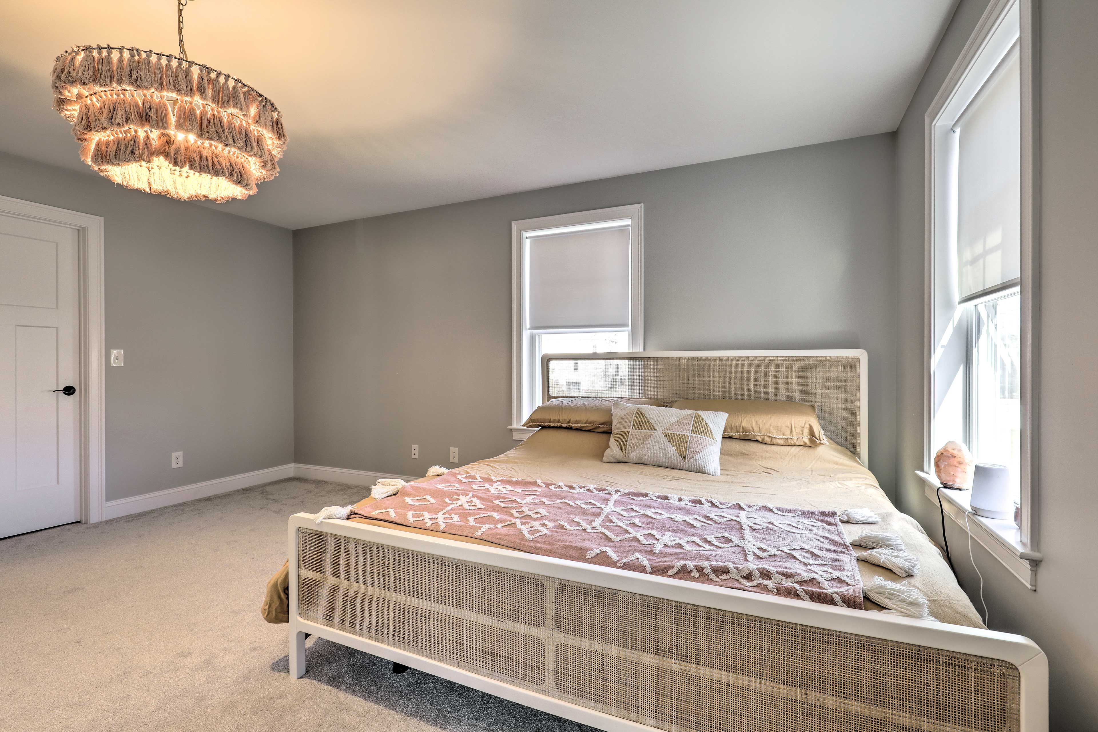 Bedroom 1 | King Bed