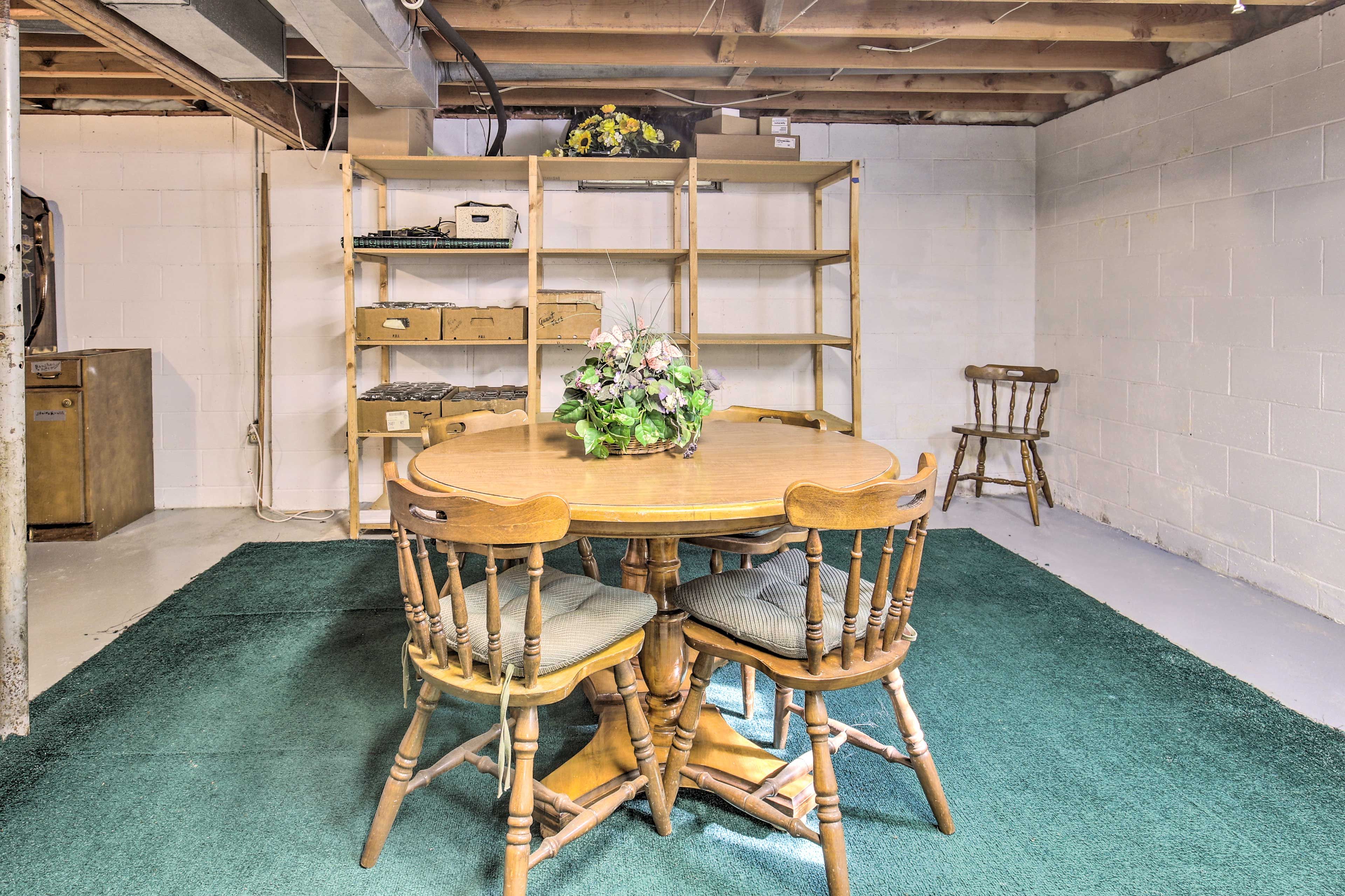 Basement | Dining Area