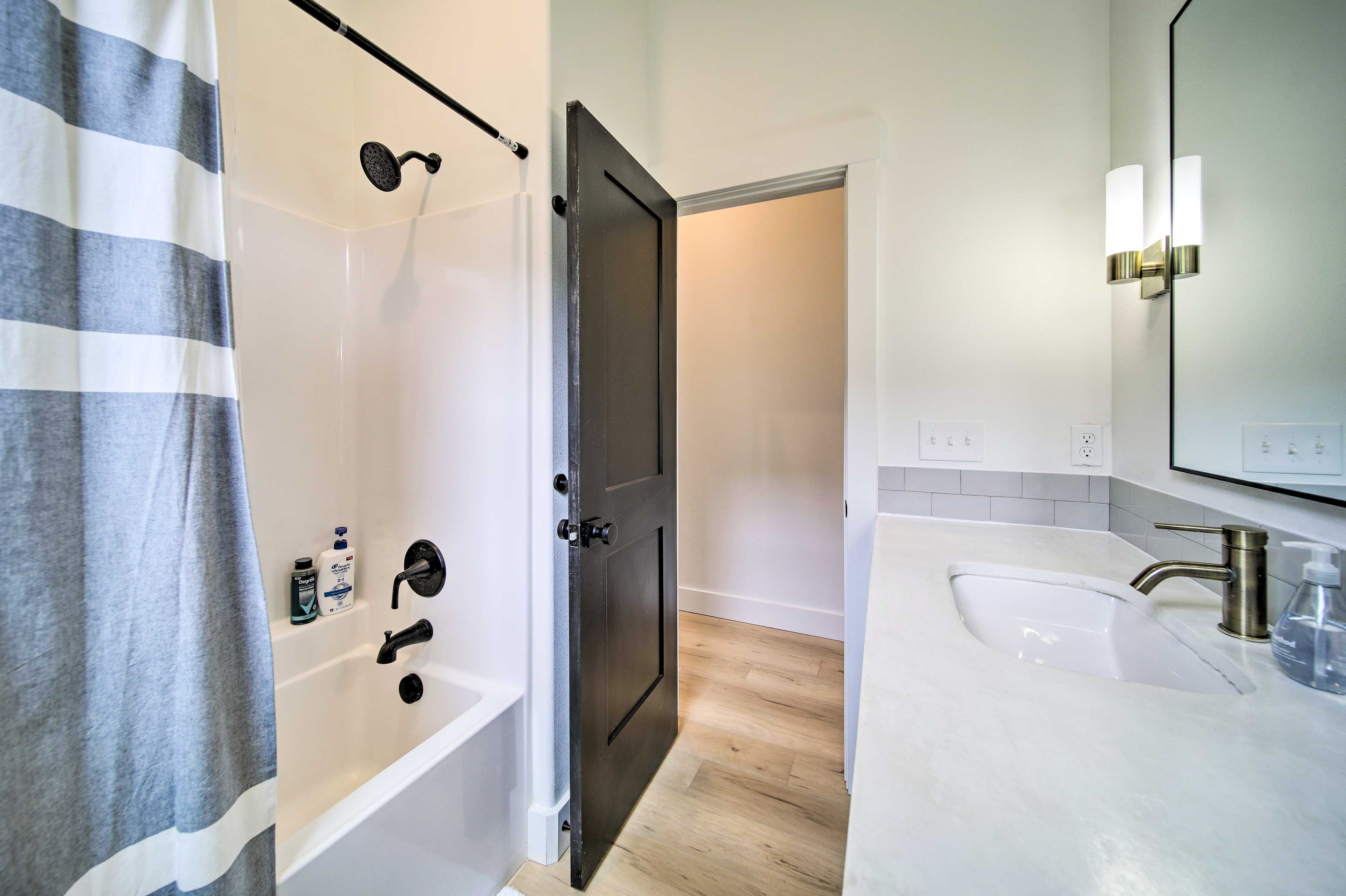 Full Bathroom