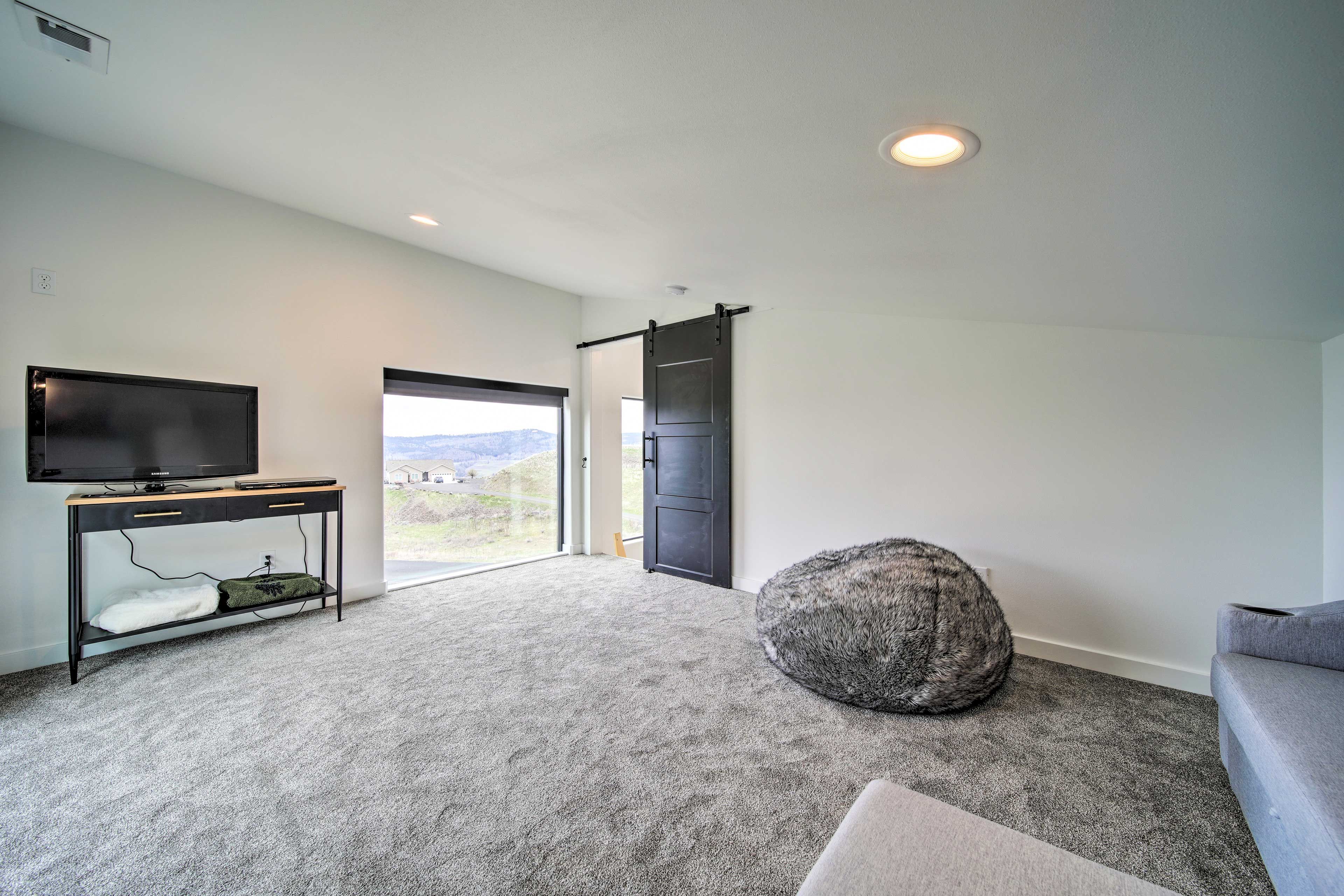 Loft (Access By Ladder) | Sleeper Sofa