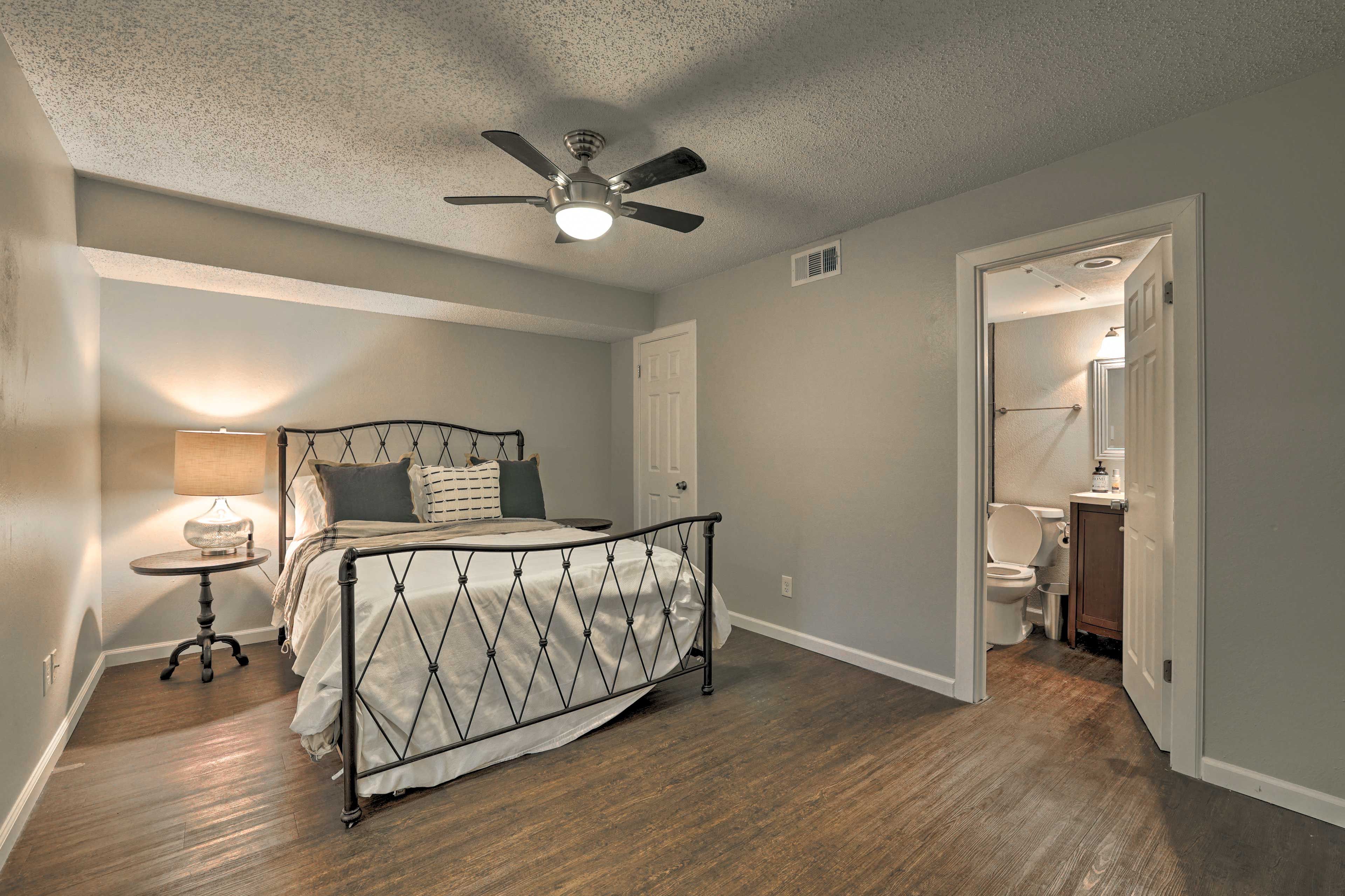 Bedroom | En-Suite Bathroom