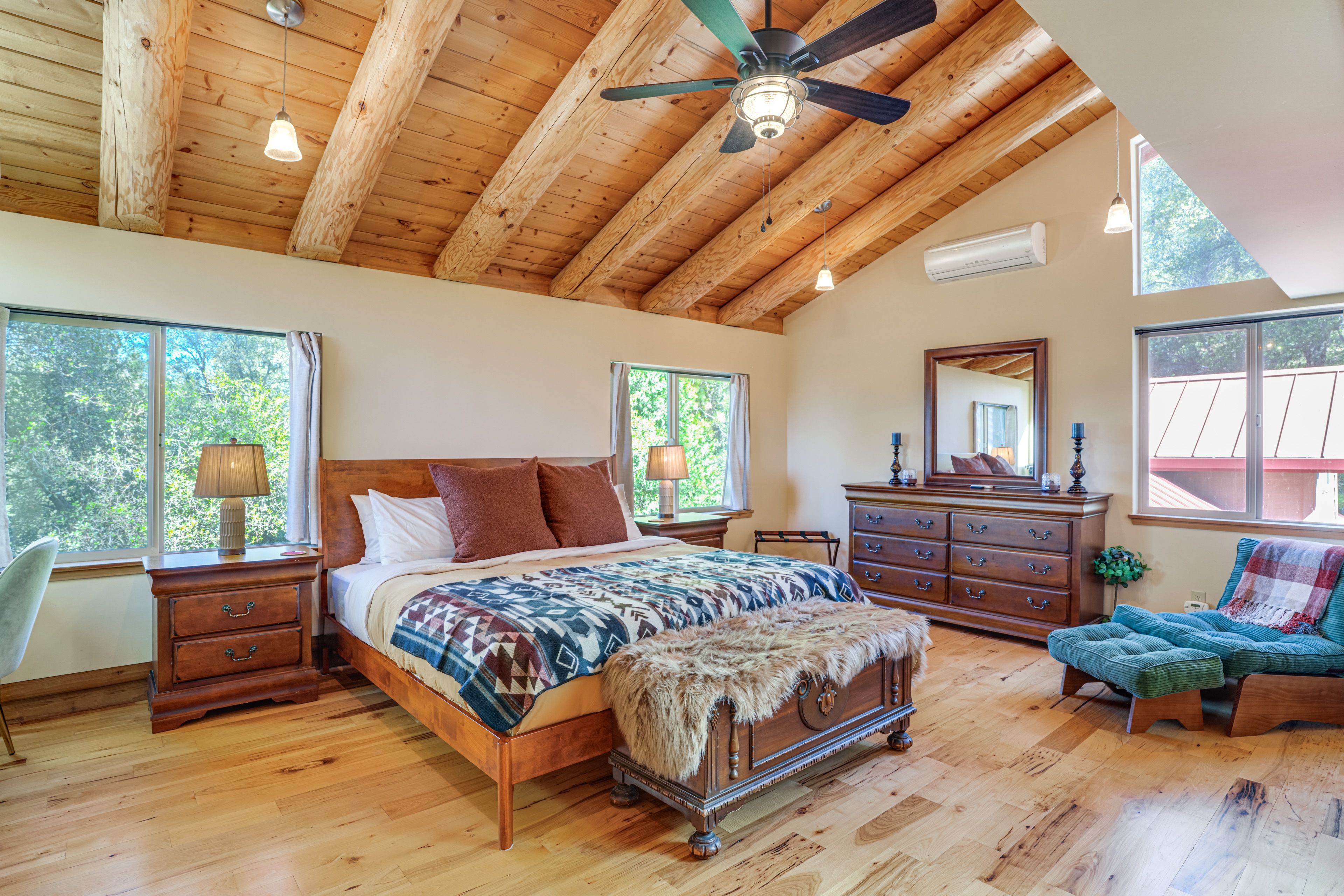 Bedroom 1 | King Bed | En-Suite Bathroom | 2nd Floor