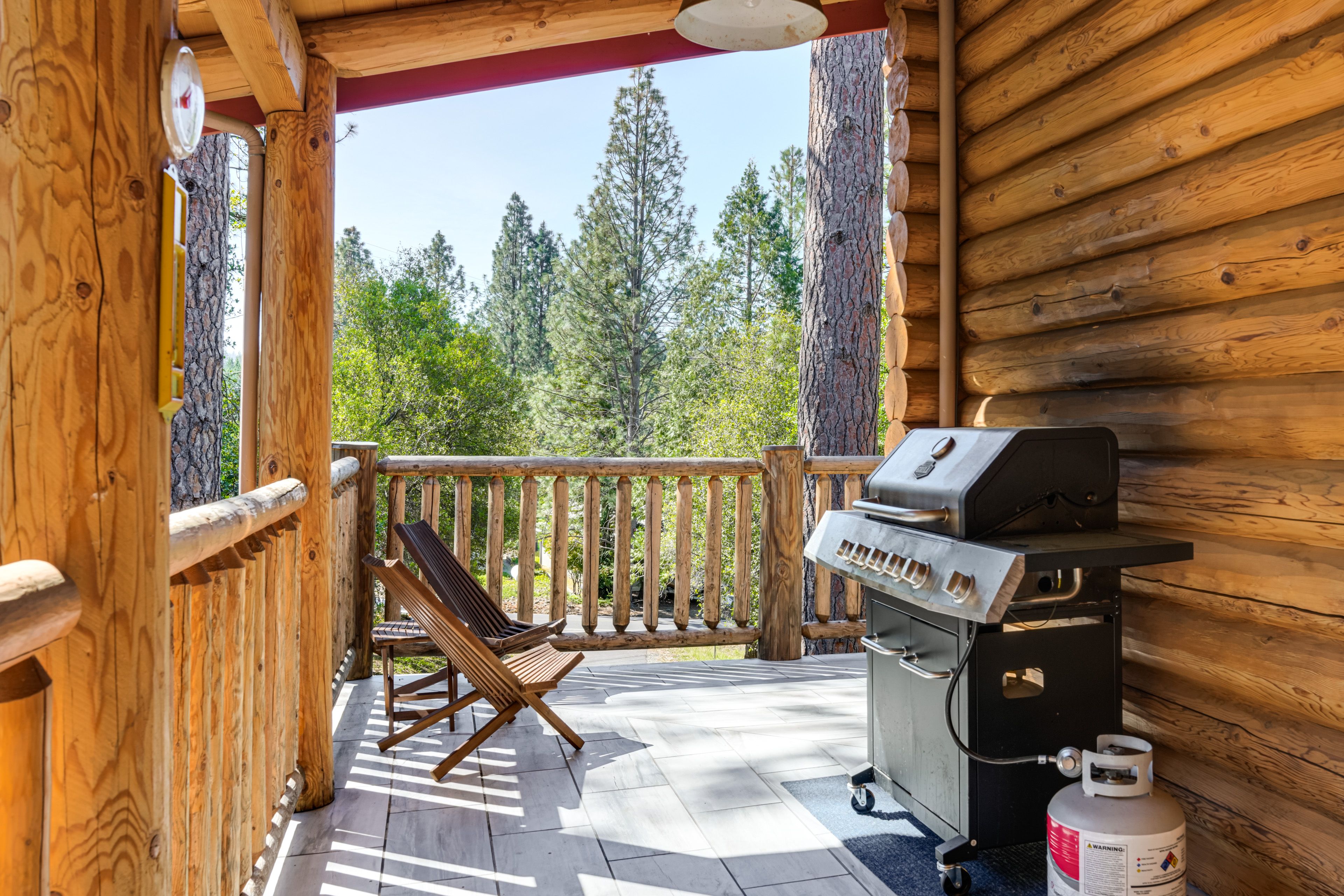 Wraparound Deck | Gas Grill