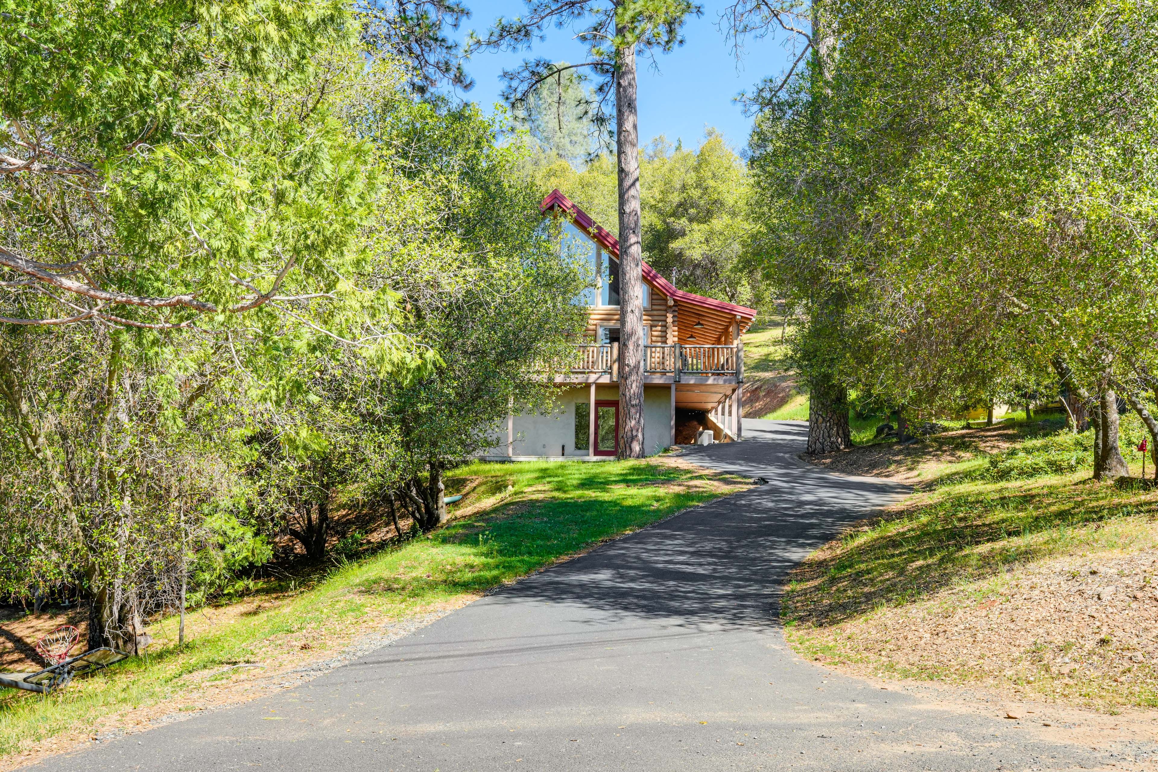 Driveway Parking | 5 Vehicles